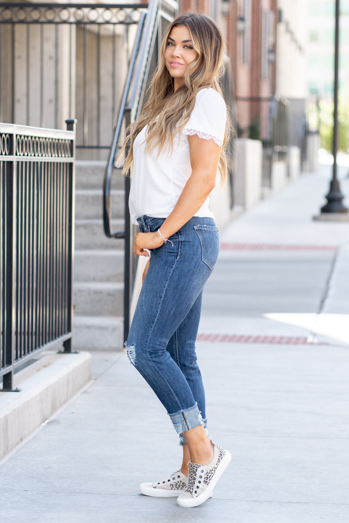 KanCan Jeans These boyfriend jeans will become your go-to! Pair these boyfriend/mom fit with booties and a tee for an easy fall look. Color: Medium Blue Wash Cut: Straight Fit, 25" Inseam Cuffed* Rise: High-Rise, 9.5" Front Rise* Material: 100% Cotton Fly: Zipper Style #: KC8559M Contact us for any additional measurements or sizing.
