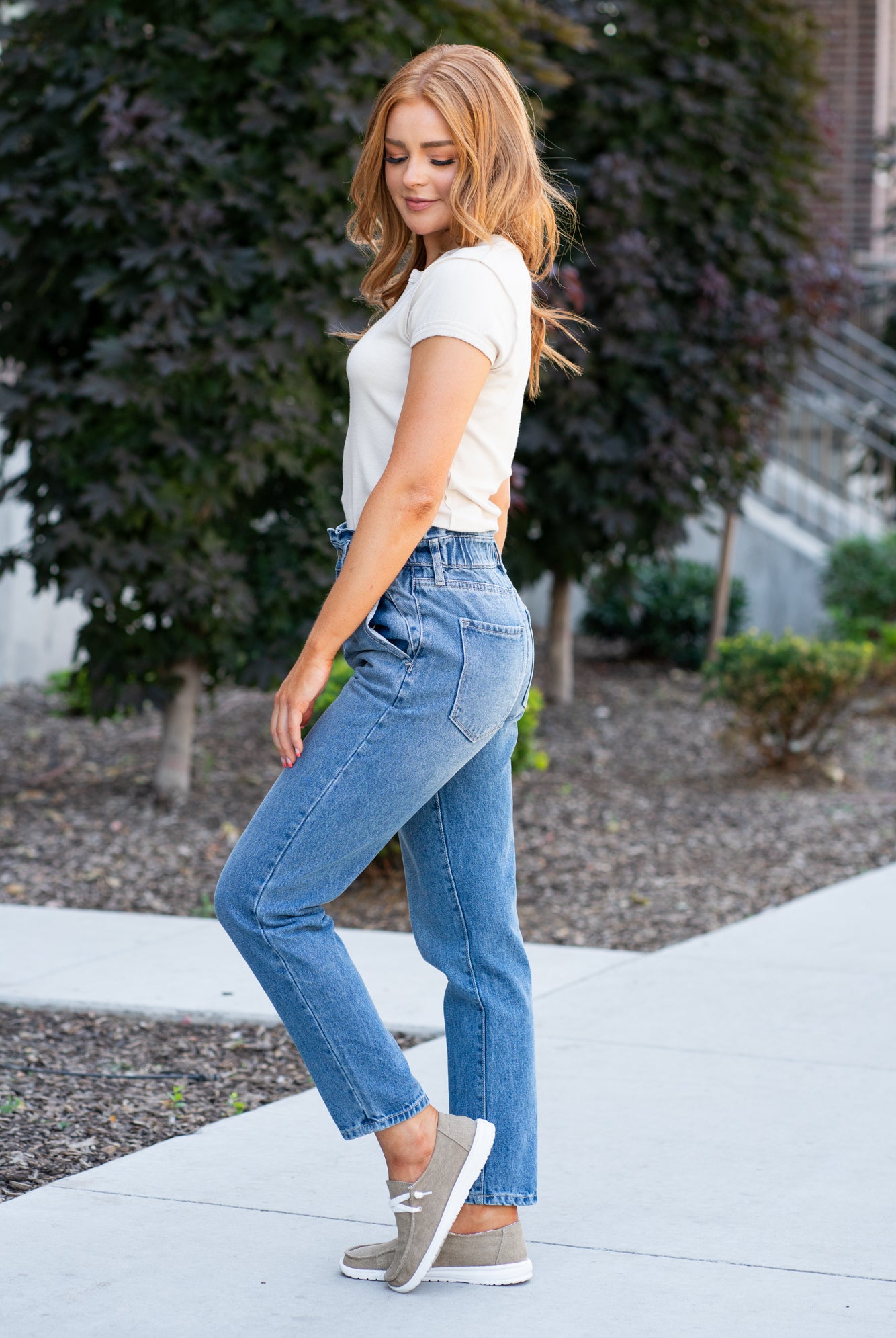 KanCan Jeans With a high waist straight fit, these will be your go-to jeans that will never go out of style. Color: Medium Blue Cut: Straight Fit, 28.5" Inseam* Rise: High-Rise, 11.5" Front Rise* 100% COTTON Fly: Zipper Style #: KC7991M Contact us for any additional measurements or sizing. *Measured on the smallest size, measurements may vary by size.