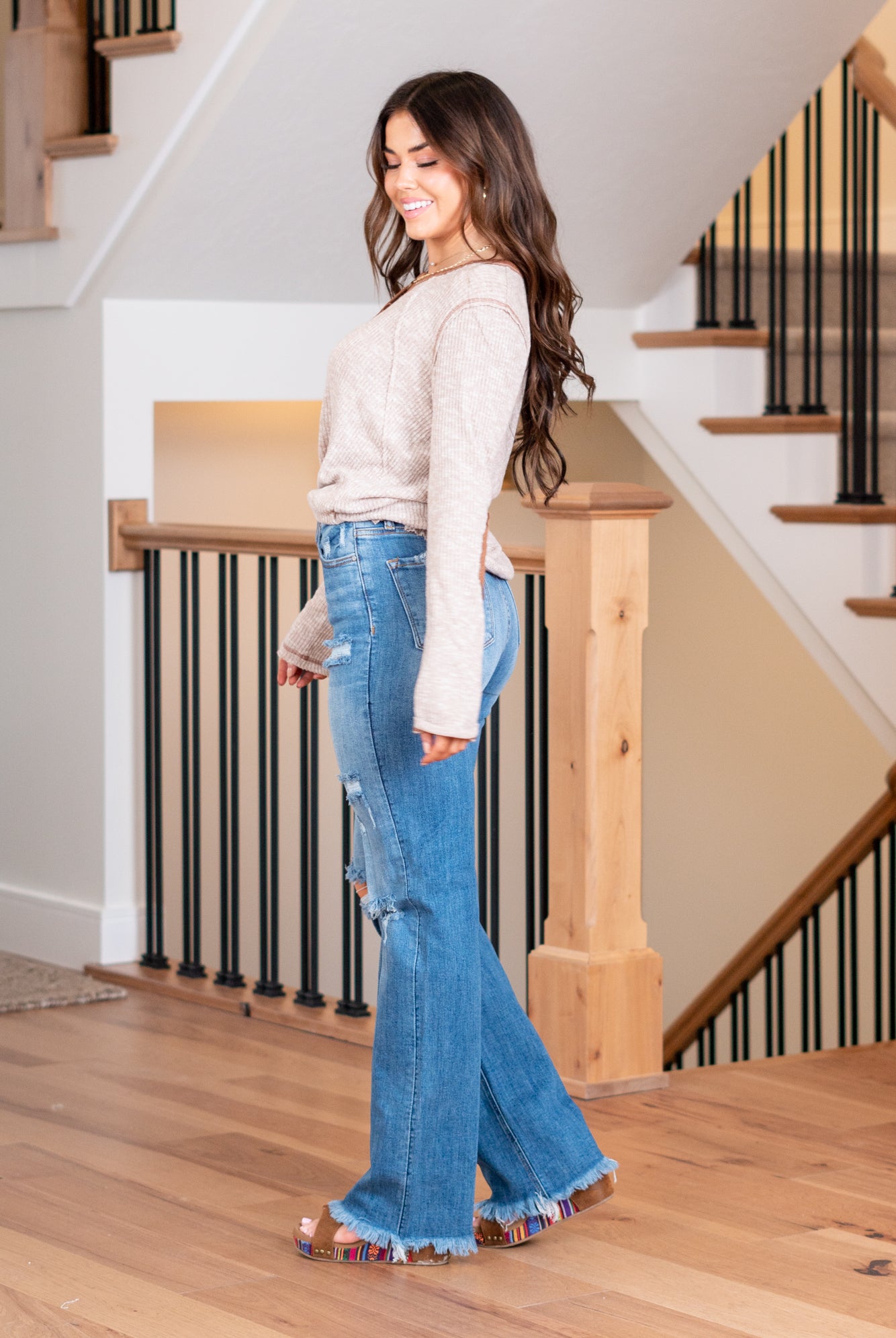 Risen Done with your skinny jeans? These vintage styles straight-leg jeans will be your new favorites! With a high-rise, these jeans hit at exactly the right spot on your waist, and spandex, these will stretch as you wear them. Pair with a graphic tee and tennies. Color: Dark Wash Cut: Straight Leg, 32" Inseam* Rise: High-Rise 11" Front Rise* 95% COTTON, 3.5% RAYON, 1.5% SPANDEX Machine Wash Separately In Cold Water Stitching: Classic Fly: Zipper Style #: RDP5081