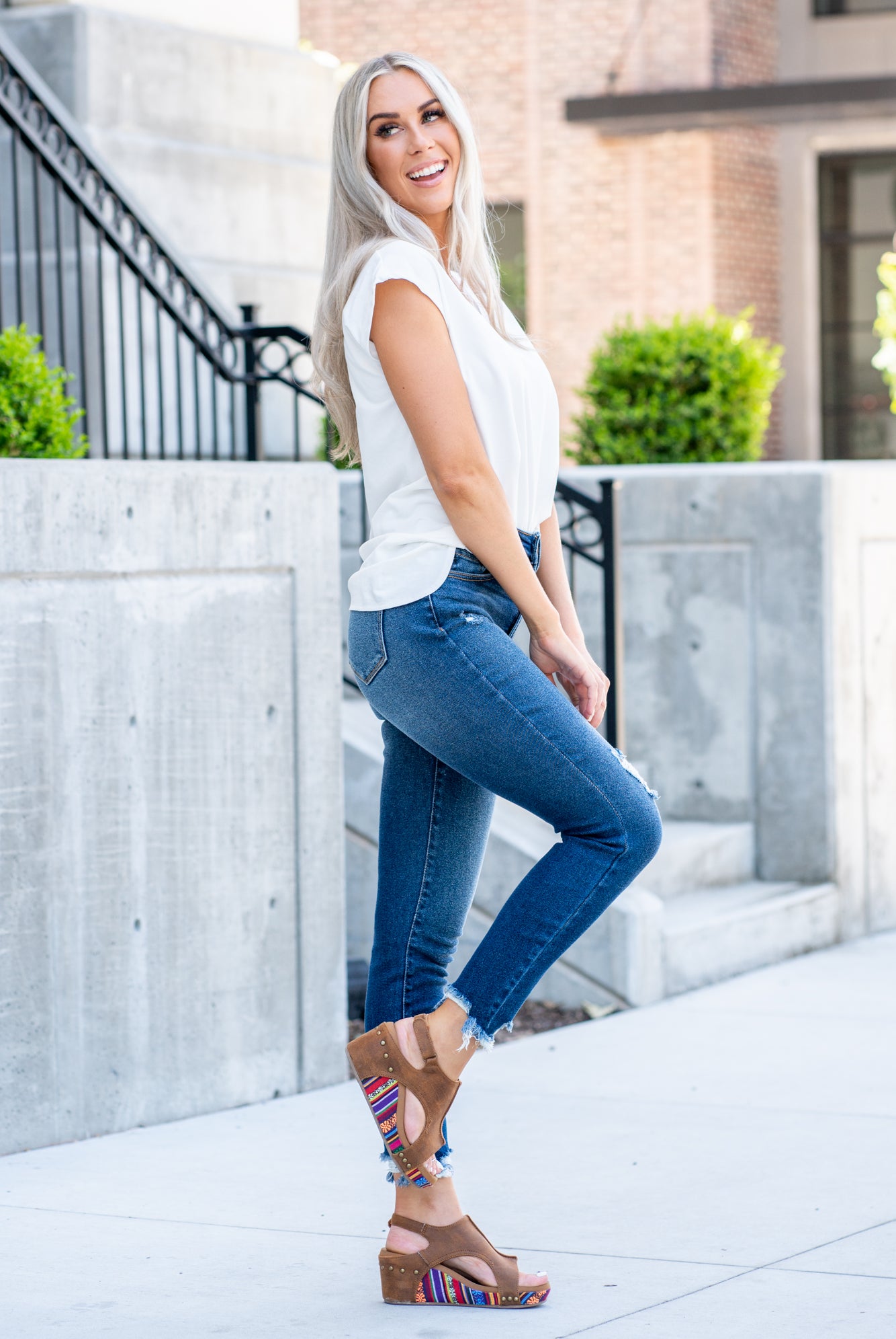 KanCan Jeans Color: Dark Blue Cut: Skinny, 27.5" Inseam* Rise: High-Rise, 10.5" Front Rise* COTTON 95% POLYESTER 4% SPANDEX 1% Stitching: Classic Fly: Zipper Style #: KC8567D Contact us for any additional measurements or sizing. *Measured on the smallest size, measurements may vary by size.