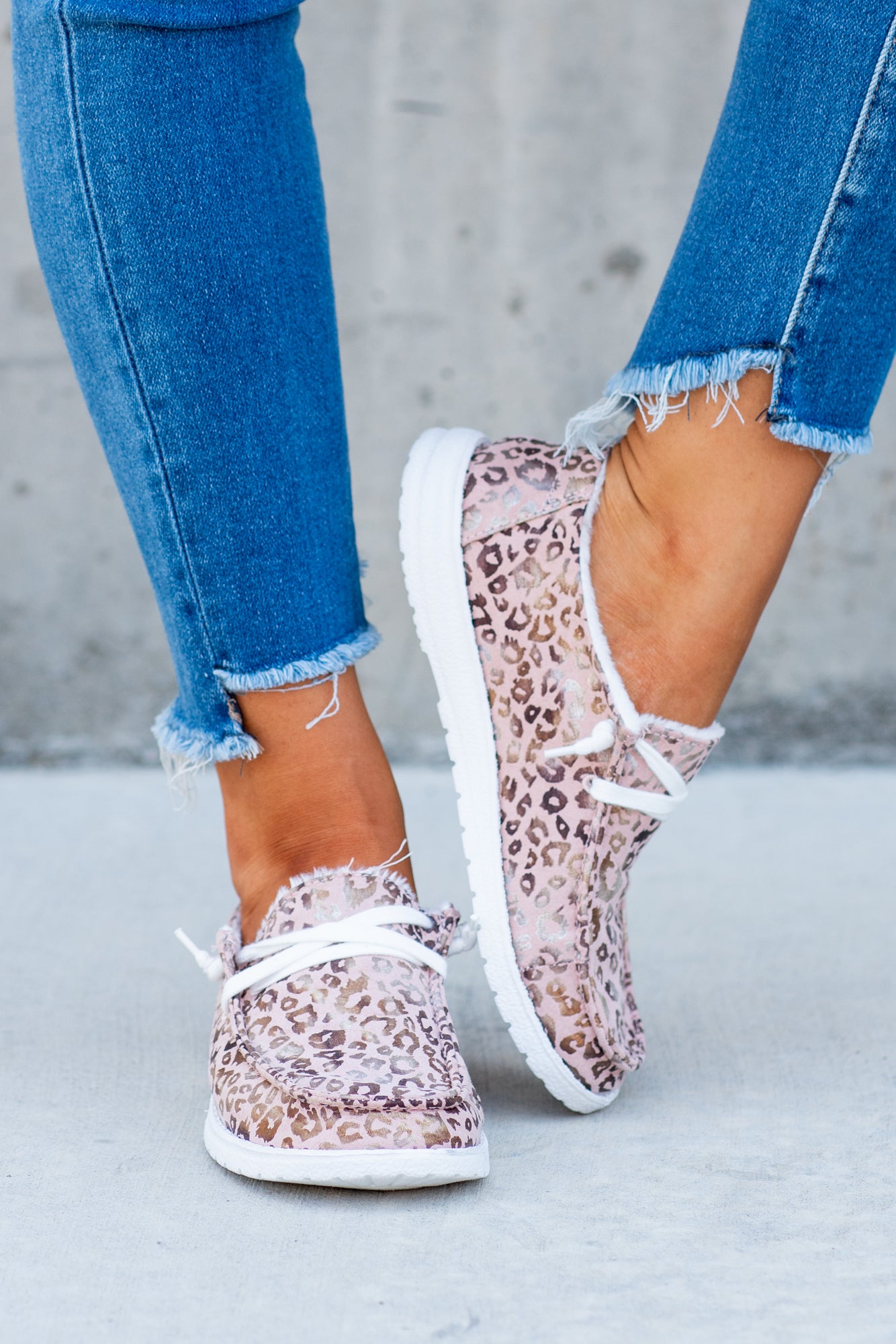 Boat Shoes | Gyspy Jazz by Very G These boat shoes from Gyspy Jazz are comfortable and bold. Style: Safari Color: Blush Cut: Boat Rubber Sole Style #: GJSP0246-Blush Contact us for any additional measurements or sizing.