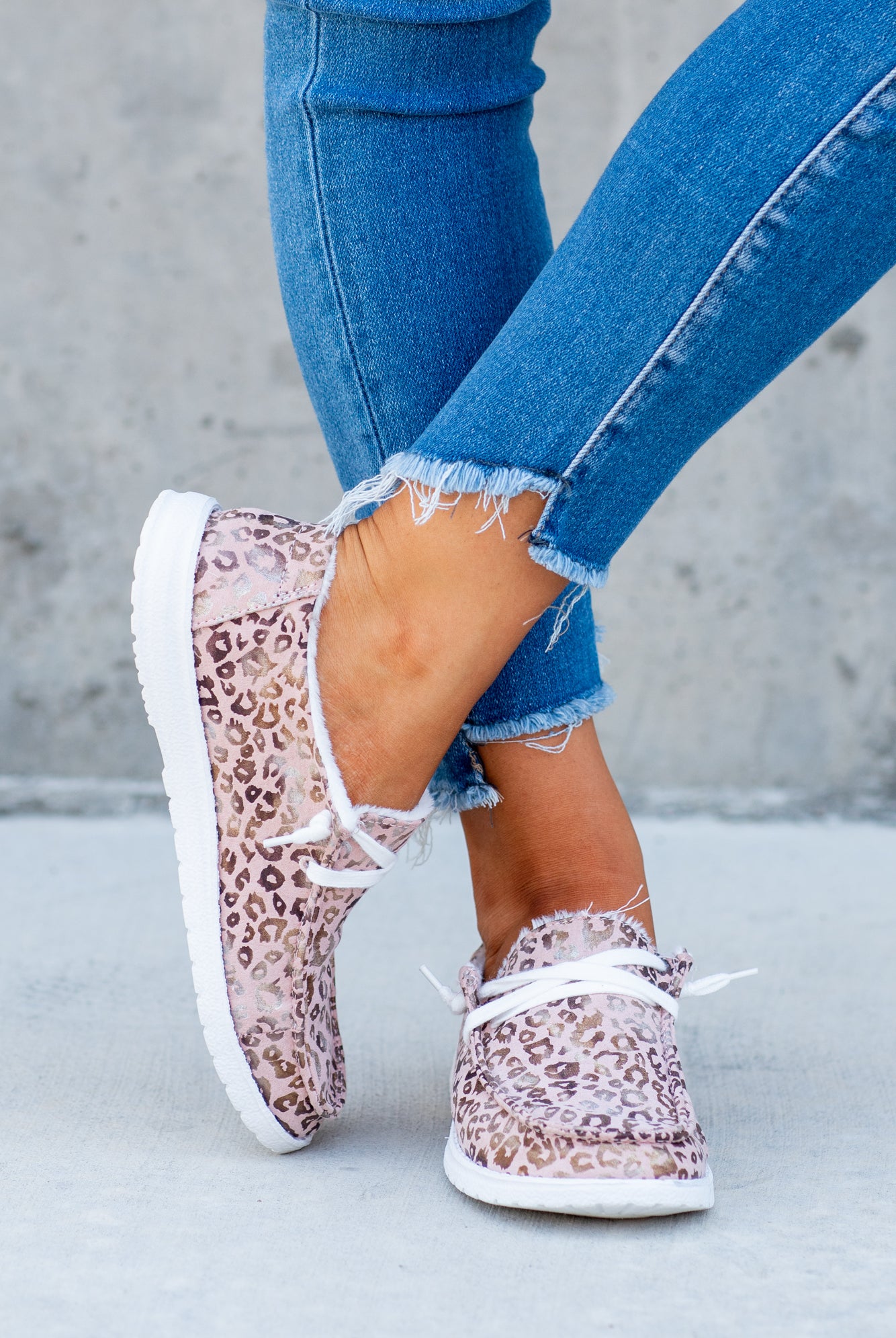Boat Shoes | Gyspy Jazz by Very G These boat shoes from Gyspy Jazz are comfortable and bold. Style: Safari Color: Blush Cut: Boat Rubber Sole Style #: GJSP0246-Blush Contact us for any additional measurements or sizing.