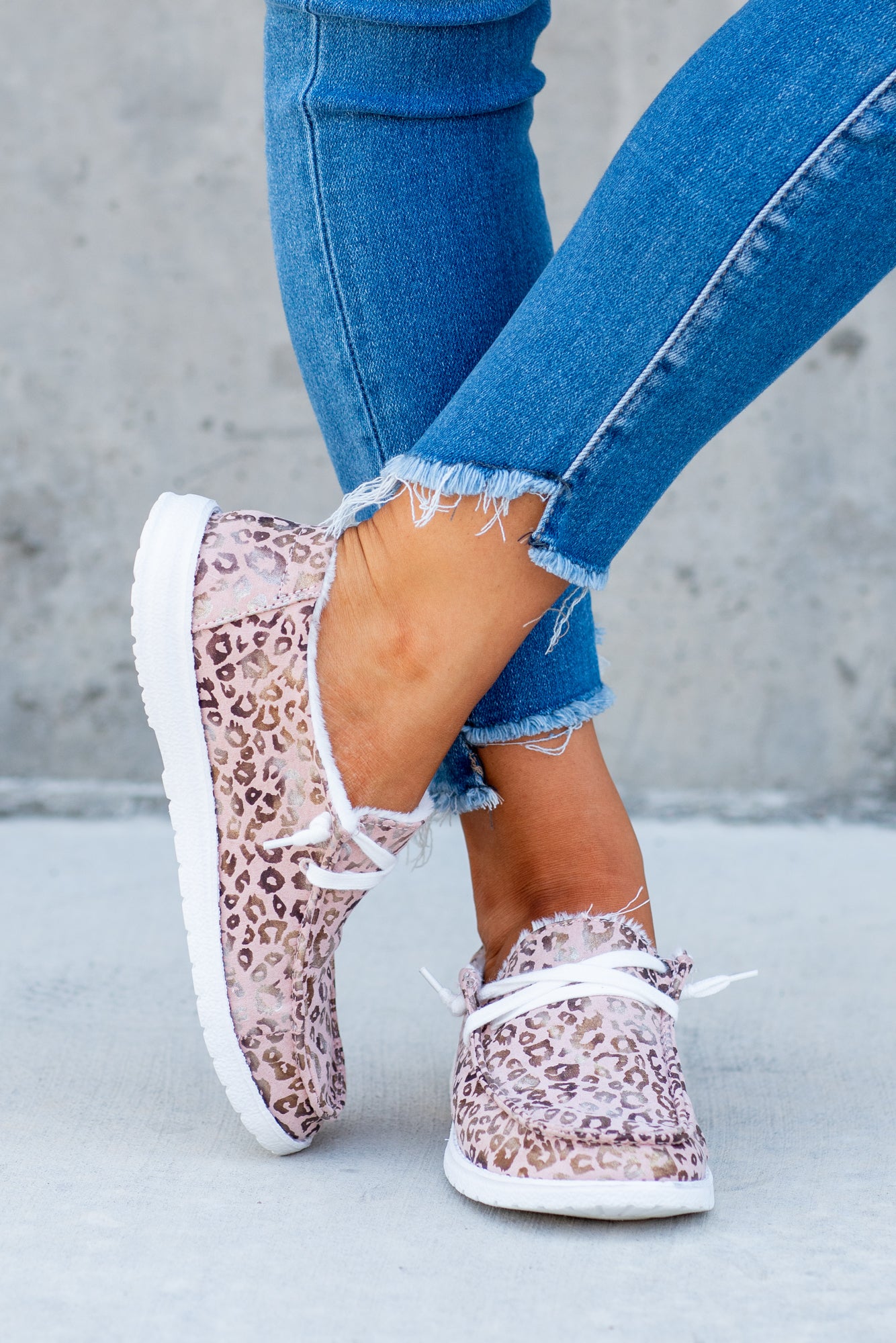 Boat Shoes | Gyspy Jazz by Very G These boat shoes from Gyspy Jazz are comfortable and bold. Style: Safari Color: Blush Cut: Boat Rubber Sole Style #: GJSP0246-Blush Contact us for any additional measurements or sizing.