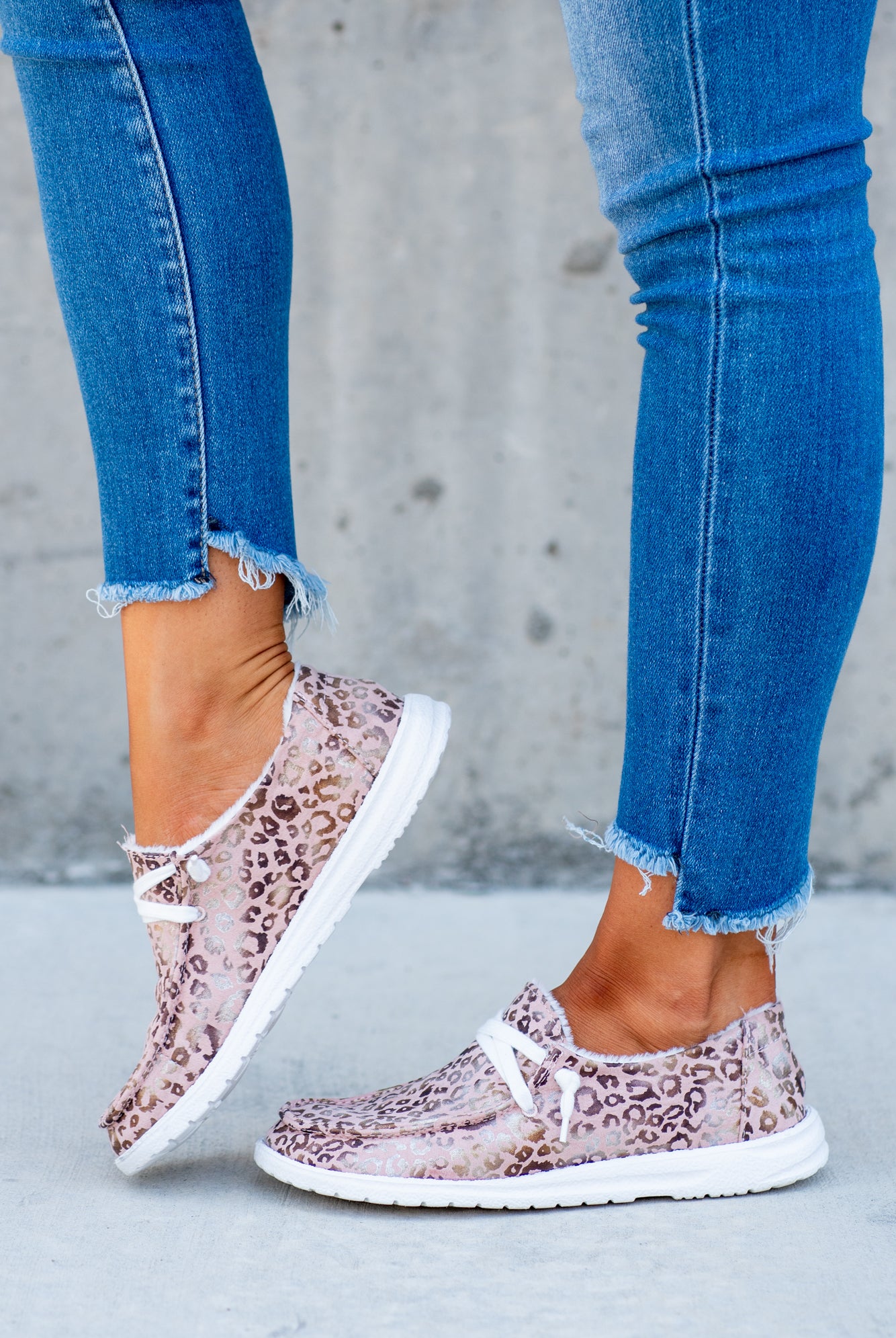 Boat Shoes | Gyspy Jazz by Very G These boat shoes from Gyspy Jazz are comfortable and bold. Style: Safari Color: Blush Cut: Boat Rubber Sole Style #: GJSP0246-Blush Contact us for any additional measurements or sizing.