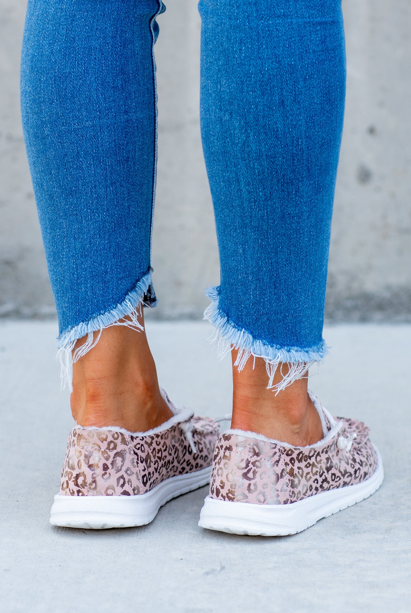 Boat Shoes | Gyspy Jazz by Very G These boat shoes from Gyspy Jazz are comfortable and bold. Style: Safari Color: Blush Cut: Boat Rubber Sole Style #: GJSP0246-Blush Contact us for any additional measurements or sizing.