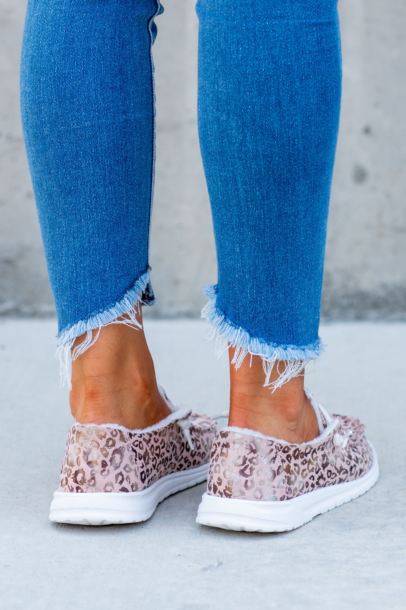 Boat Shoes | Gyspy Jazz by Very G These boat shoes from Gyspy Jazz are comfortable and bold. Style: Safari Color: Blush Cut: Boat Rubber Sole Style #: GJSP0246-Blush Contact us for any additional measurements or sizing.