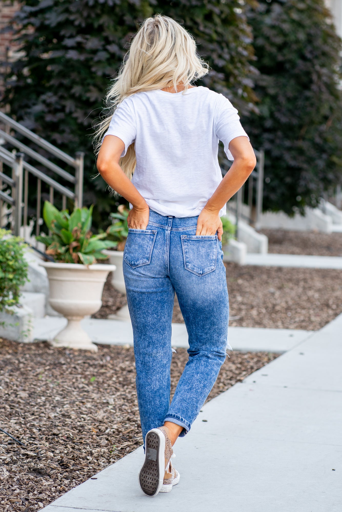 KanCan Jeans These mom jeans will become your go-to! Pair these girlfriend mom fit with sandals and a tee for an easy summer look. Color: Medium Blue Wash Cut: Straight Fit, 27" Inseam* Rise: High Rise, 11.75" Front Rise* 99% COTTON , 1% SPANDEX Fly: Zipper Style #: KC9304M Contact us for any additional measurements or sizing.