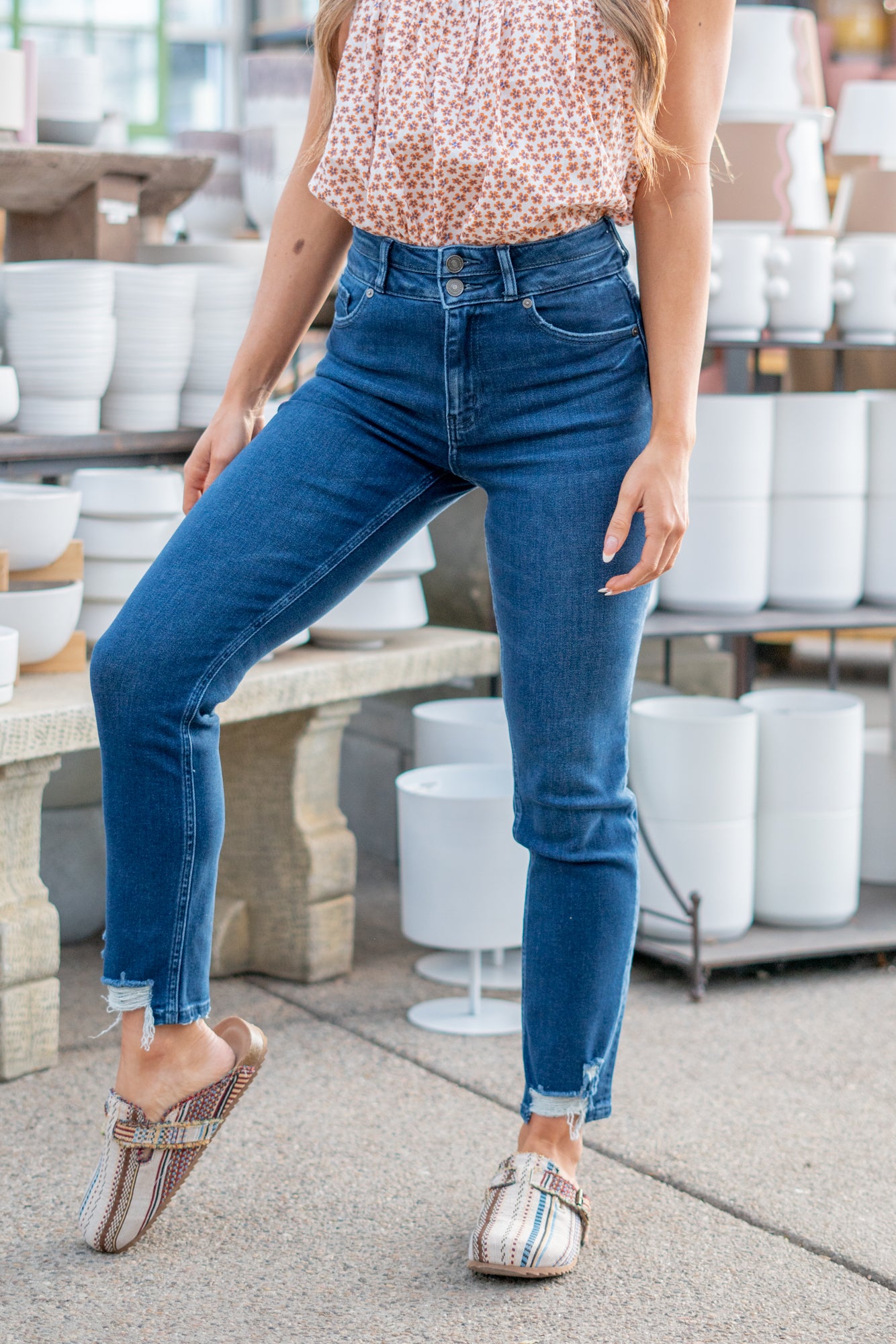 KanCan Jeans With a high waist and straight fit, these will be your go-to jeans that will never go out of style. Color: Dark Blue Cut: Straight Fit, 28.5" Inseam* Rise: High-Rise, 10.75" Front Rise* 95% COTTON , 4% POLYESTER , 1% SPANDEX Fly: Zipper Style #: KC5217TD Contact us for any additional measurements or sizing. *Measured on the smallest size, measurements may vary by size. Alyssa wears a size 25 in jeans, a small in tops, and 8 in shoes. She is wearing size 3 in these jeans.