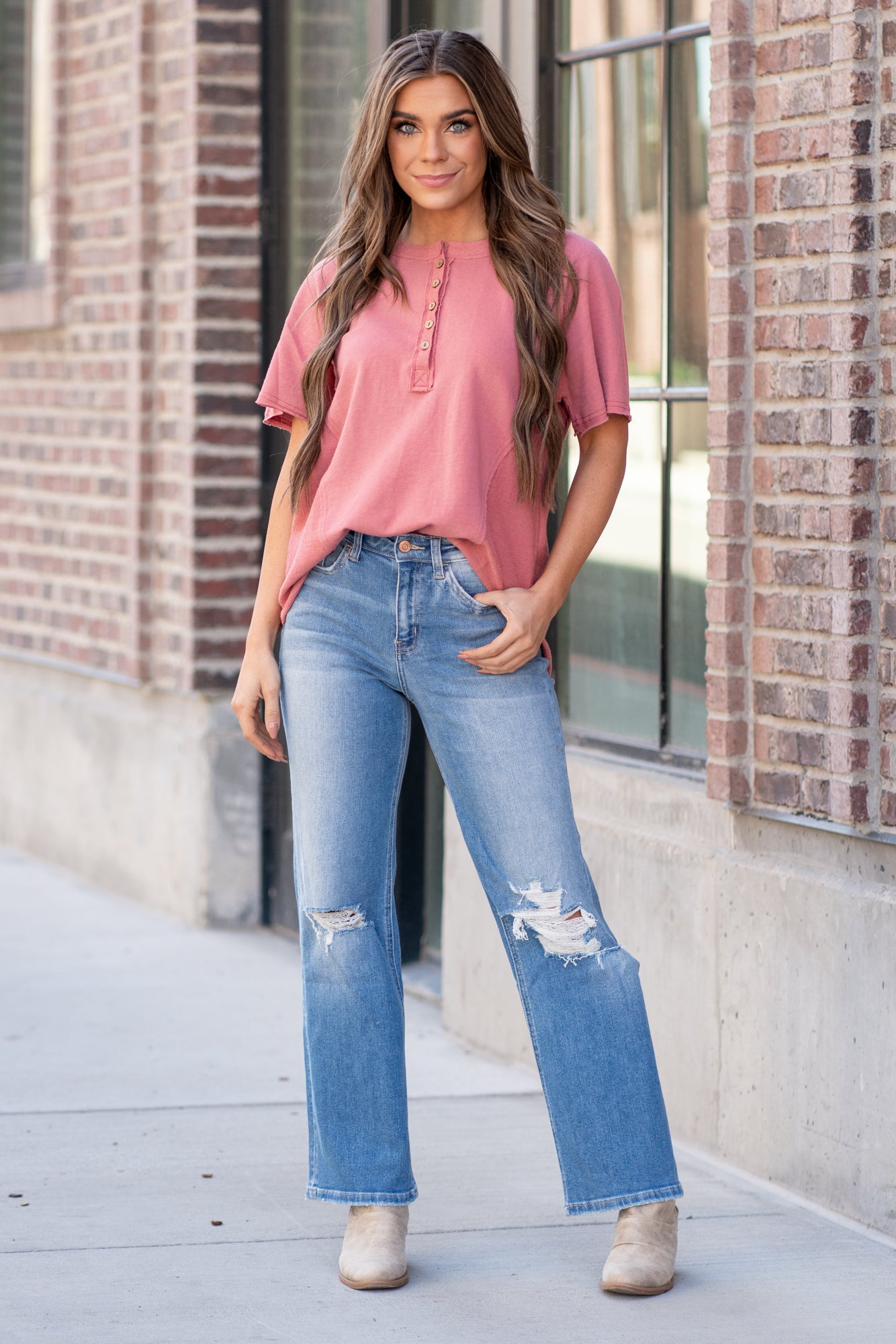 Flying Monkey Jeans These jeans feature a high waist with wide legs that are fitted throughout the hips. Color: Medium Blue Wash Cut: Wide Leg, 32* Rise: High Rise, 11.25" Front Rise* Material: 94.2% COTTON, 4.7% POLYESTER, 1.1% SPANDEX Machine Wash Separately In Cold Water Stitching: Classic Fly: Zipper Style #: F4755 Contact us for any additional measurements or sizing.