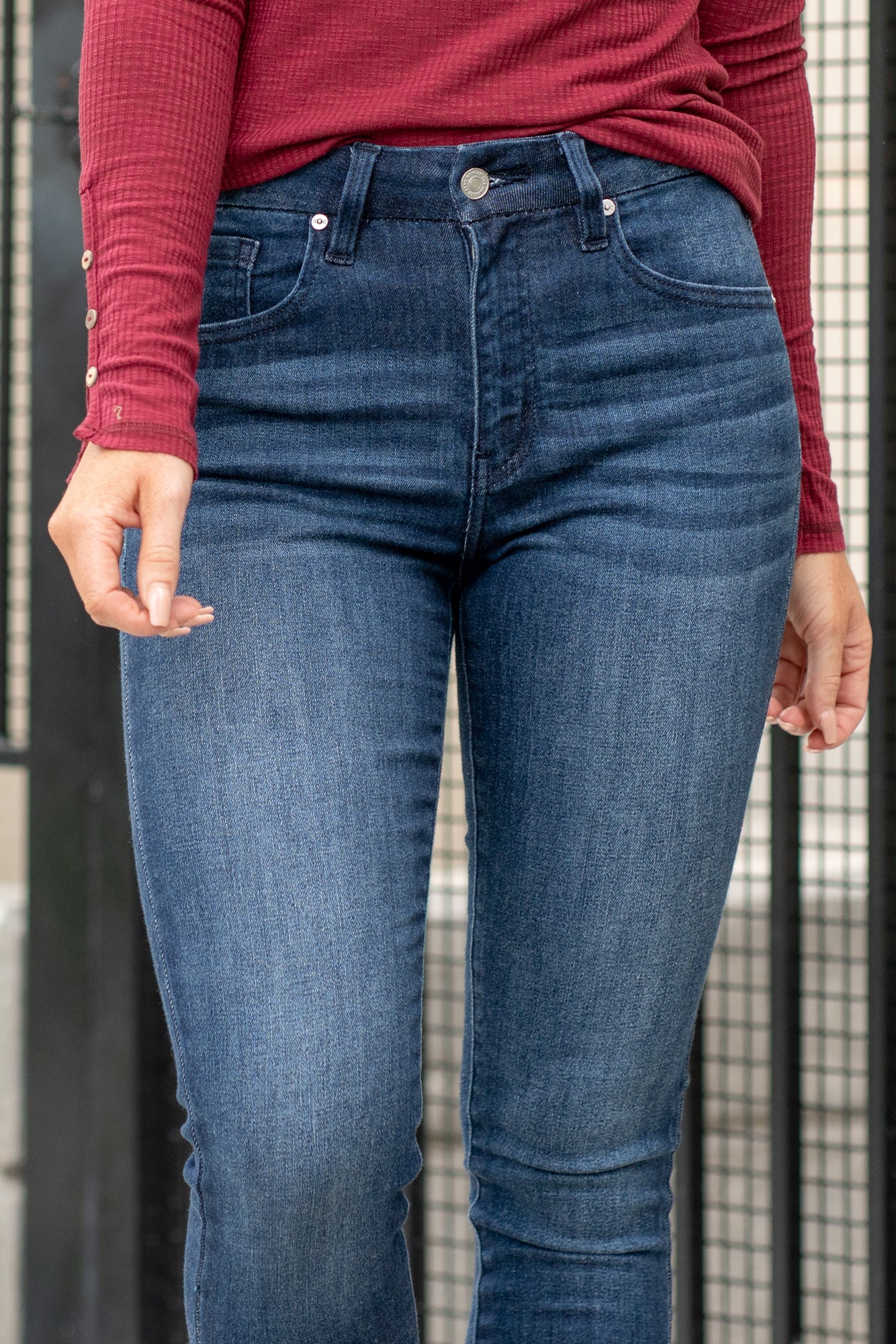 KanCan Jeans A new fabric from KanCan, this is an "Always Fit" style that comes in three sizes. 1, 2 and 3. Size 1 covers sizes 23-25, size 2 covers sizes 26-28, and size 3 covers sizes 29-31. Kancan stretch level: Super Stretch Flare, 28" Inseam* High Rise, 9.75" Front Rise* Dark Blue Wash 88% COTTON, 8% POLYESTER, 4% SPANDEX Fly: Zipper Style #: KCHR20002D