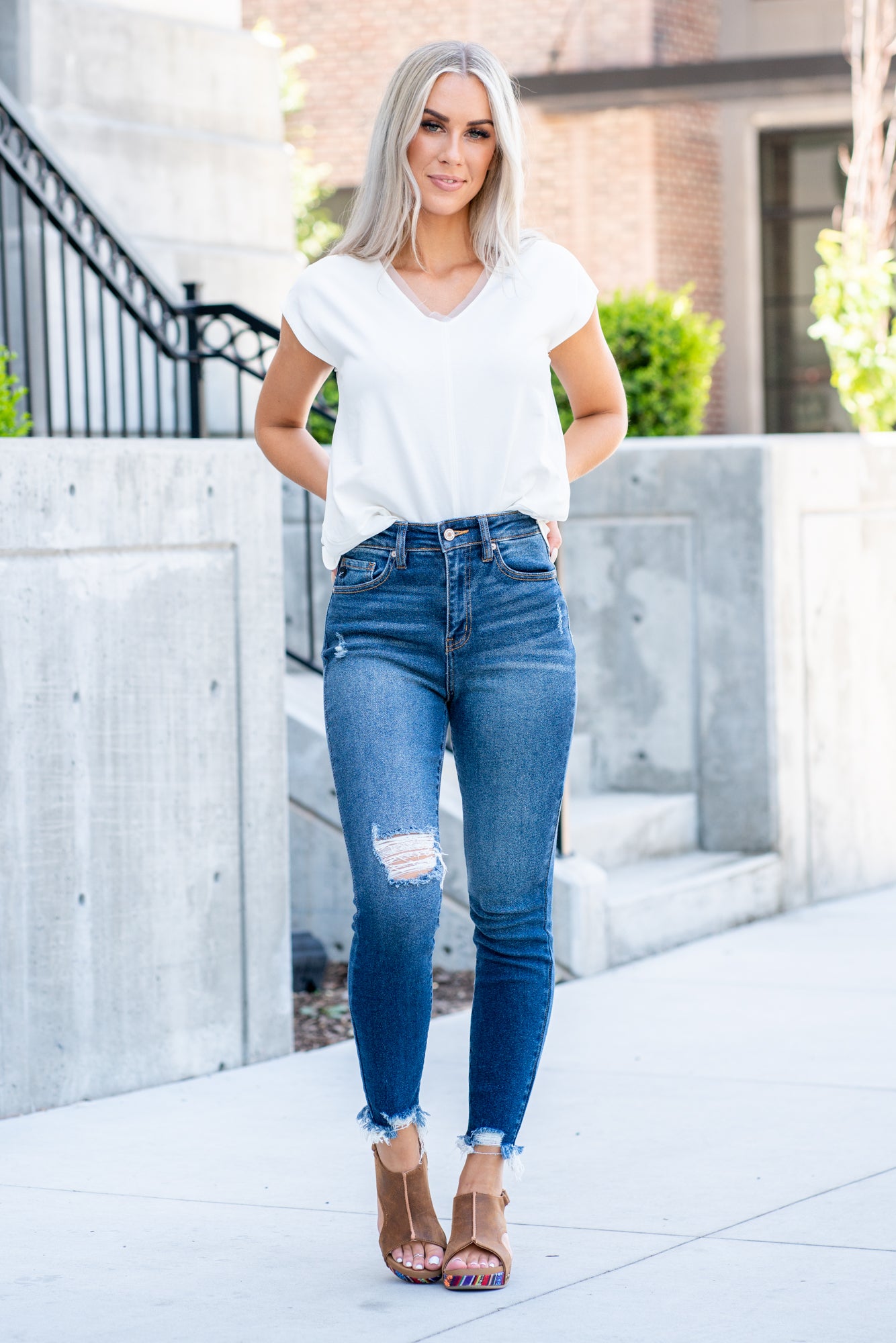 KanCan Jeans Color: Dark Blue Cut: Skinny, 27.5" Inseam* Rise: High-Rise, 10.5" Front Rise* COTTON 95% POLYESTER 4% SPANDEX 1% Stitching: Classic Fly: Zipper Style #: KC8567D Contact us for any additional measurements or sizing. *Measured on the smallest size, measurements may vary by size.