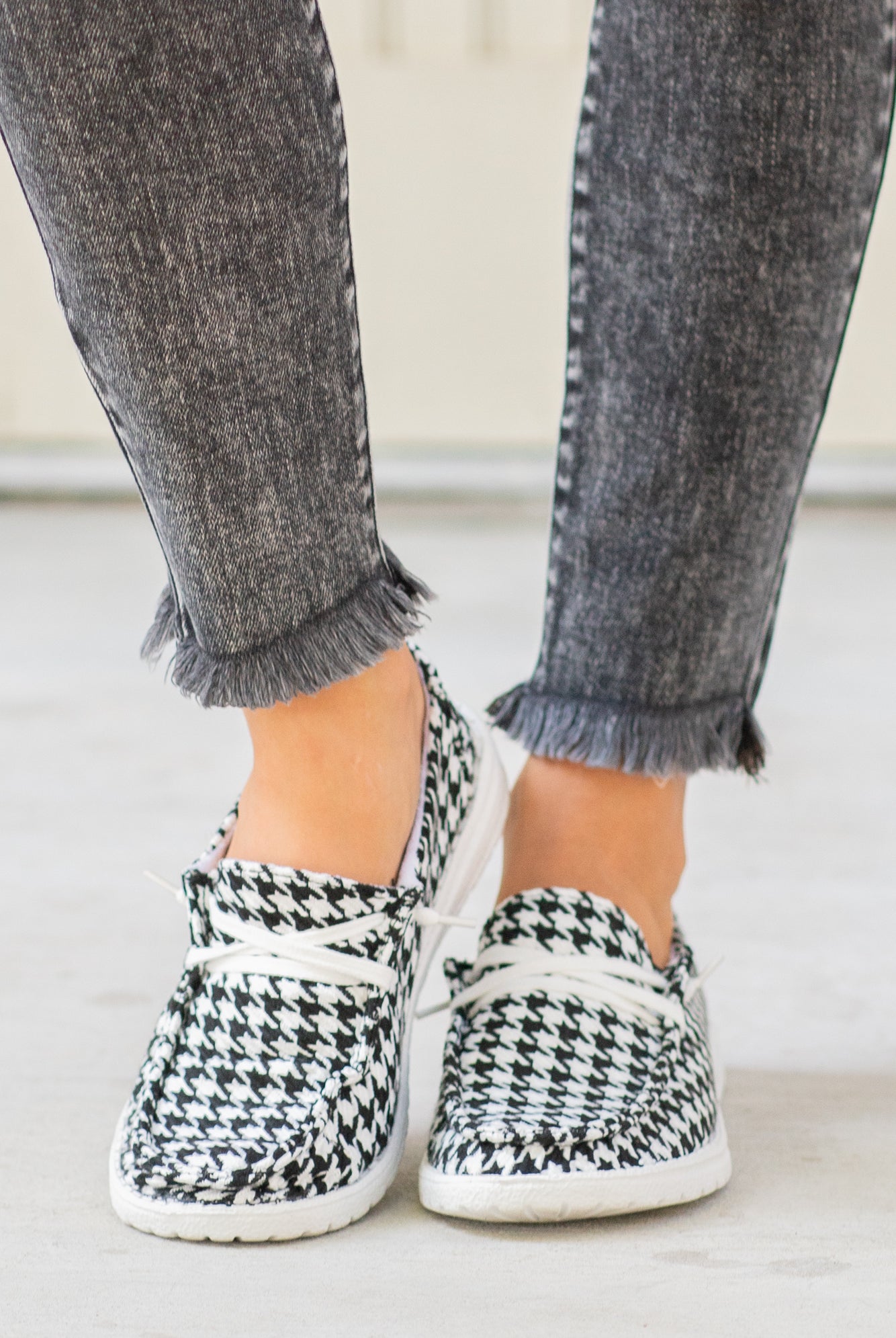 Boat Shoes | Gyspy Jazz by Very G These boat shoes from Gyspy Jazz are comfortable and bold. Style Name: Gameday Color: White & Black Hounds Tooth Cut: Boat Rubber Sole Style #: GJSP0009-BlackWhite Contact us for any additional measurements or sizing.