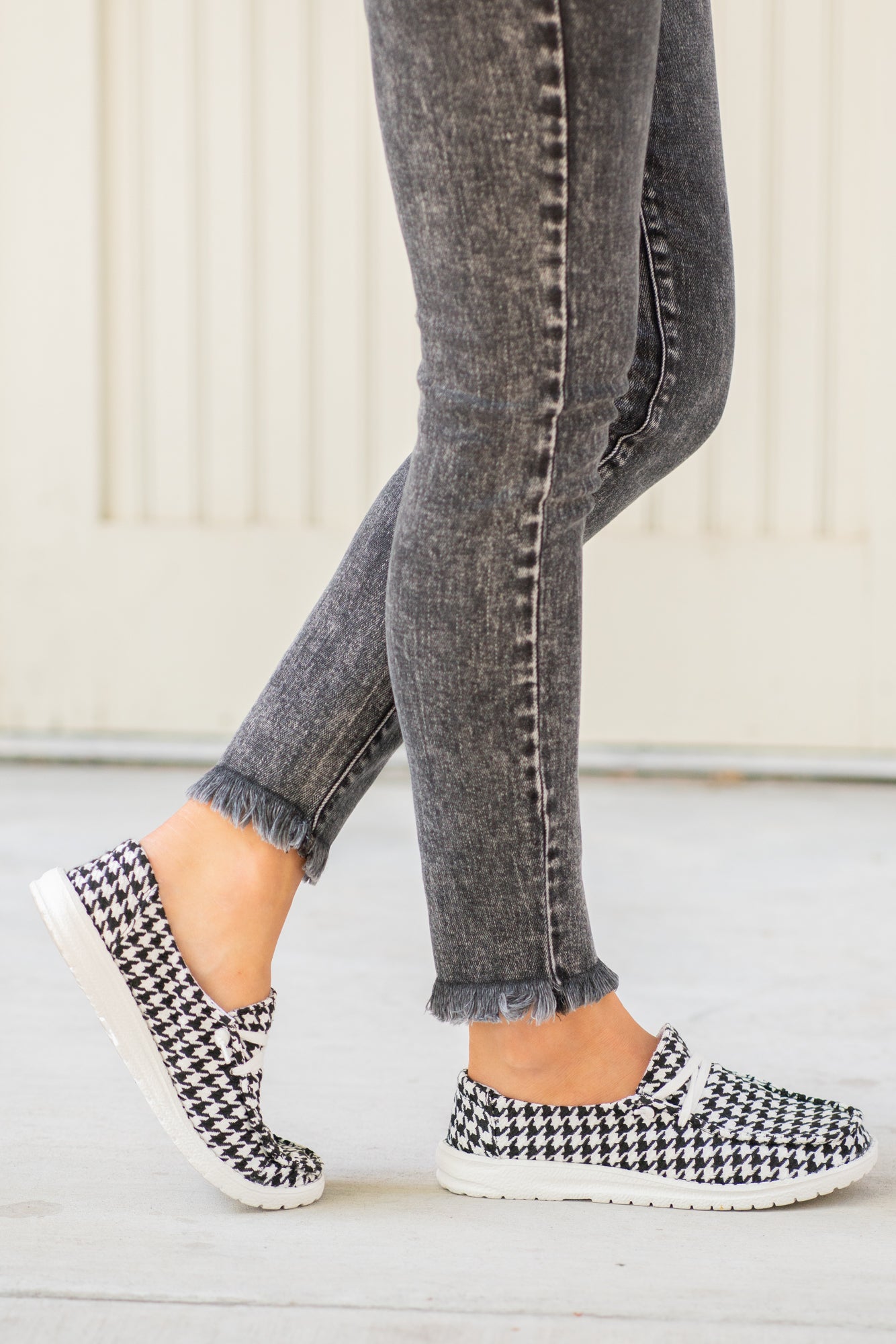 Boat Shoes | Gyspy Jazz by Very G These boat shoes from Gyspy Jazz are comfortable and bold. Style Name: Gameday Color: White & Black Hounds Tooth Cut: Boat Rubber Sole Style #: GJSP0009-BlackWhite Contact us for any additional measurements or sizing.