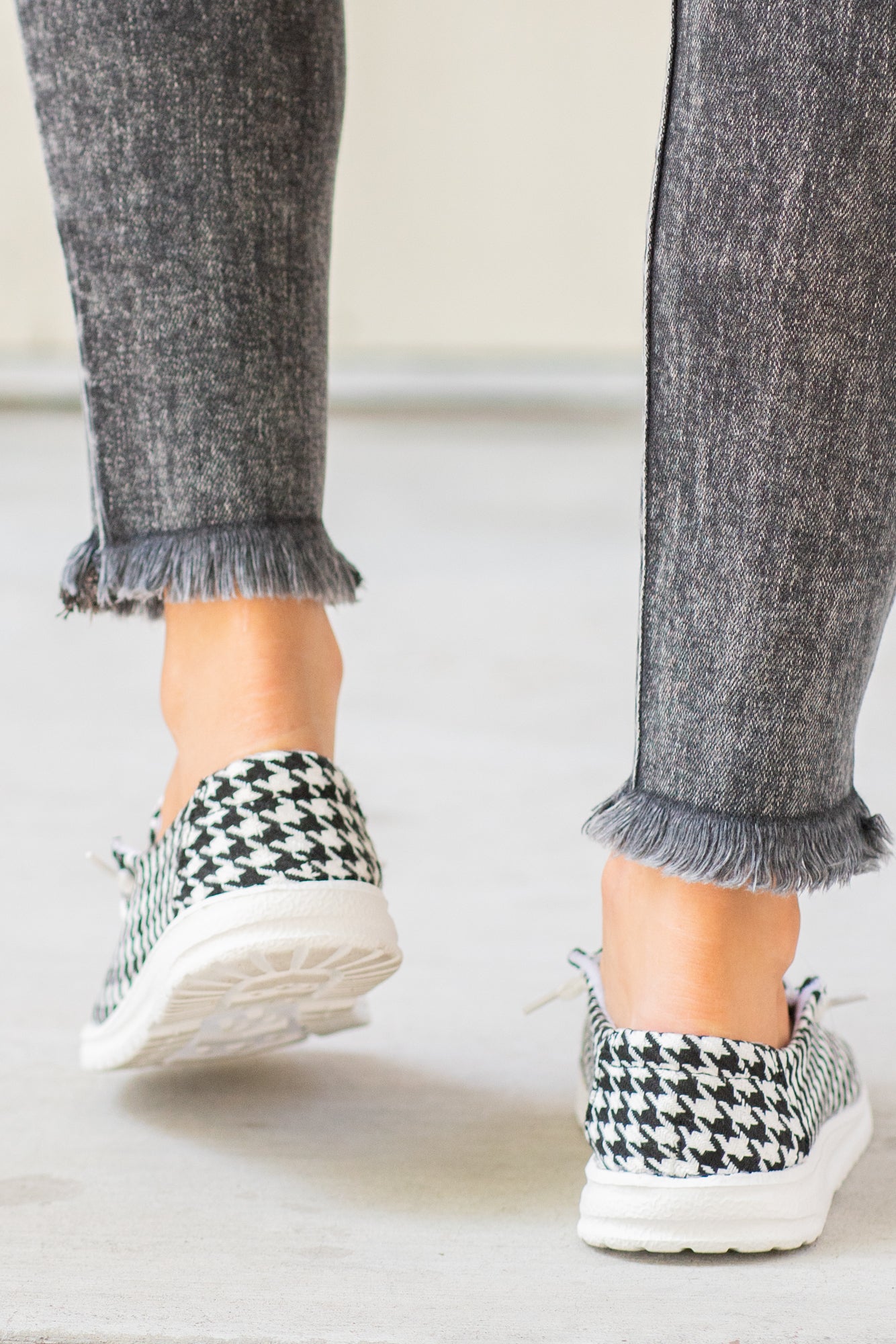 Boat Shoes | Gyspy Jazz by Very G These boat shoes from Gyspy Jazz are comfortable and bold. Style Name: Gameday Color: White & Black Hounds Tooth Cut: Boat Rubber Sole Style #: GJSP0009-BlackWhite Contact us for any additional measurements or sizing.