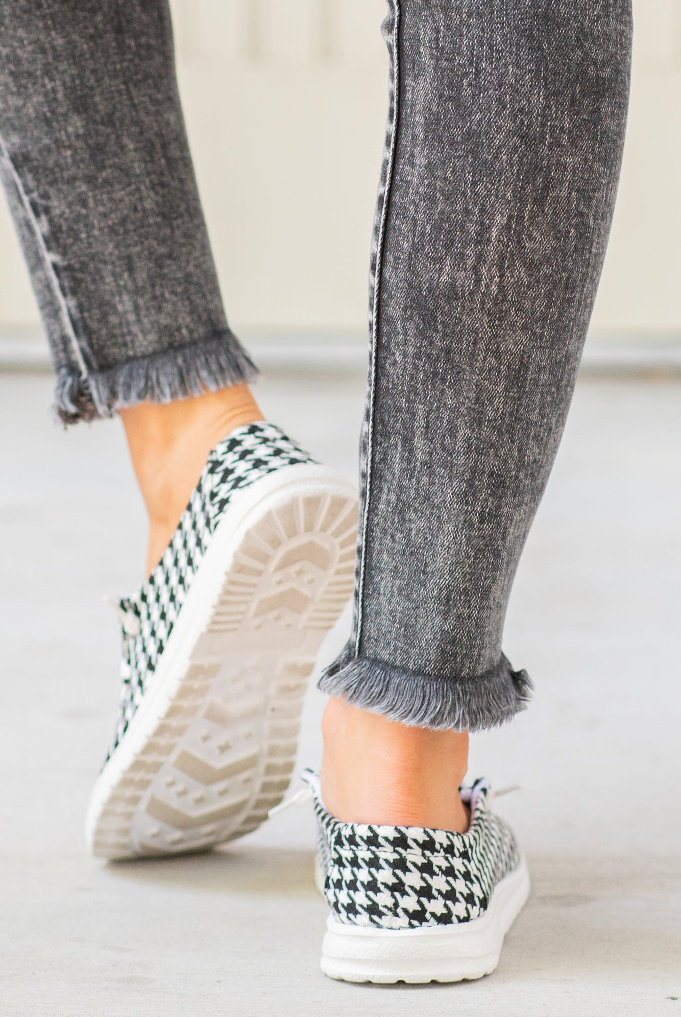Boat Shoes | Gyspy Jazz by Very G These boat shoes from Gyspy Jazz are comfortable and bold. Style Name: Gameday Color: White & Black Hounds Tooth Cut: Boat Rubber Sole Style #: GJSP0009-BlackWhite Contact us for any additional measurements or sizing.