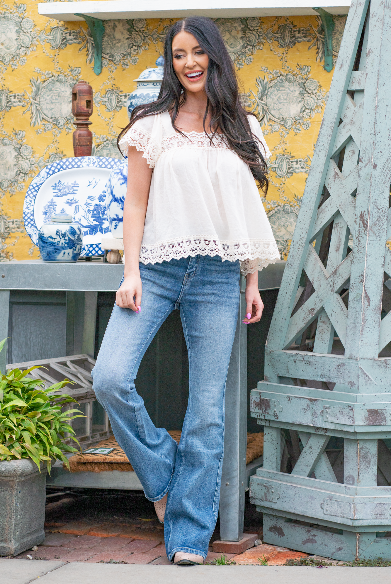 KanCan Jeans Color: Medium Wash Cut: Flare Cut, 34" Inseam* Rise: High-Rise, 10.5" Front Rise* Material: COTTON 99.3% SPANDEX 0.7% Detail: Slightly Distressed Whisker Wash Fly: Zipper Fly Style #: KC7340M Contact us for any additional measurements or sizing. *Measured on the smallest size, measurements may vary by size.