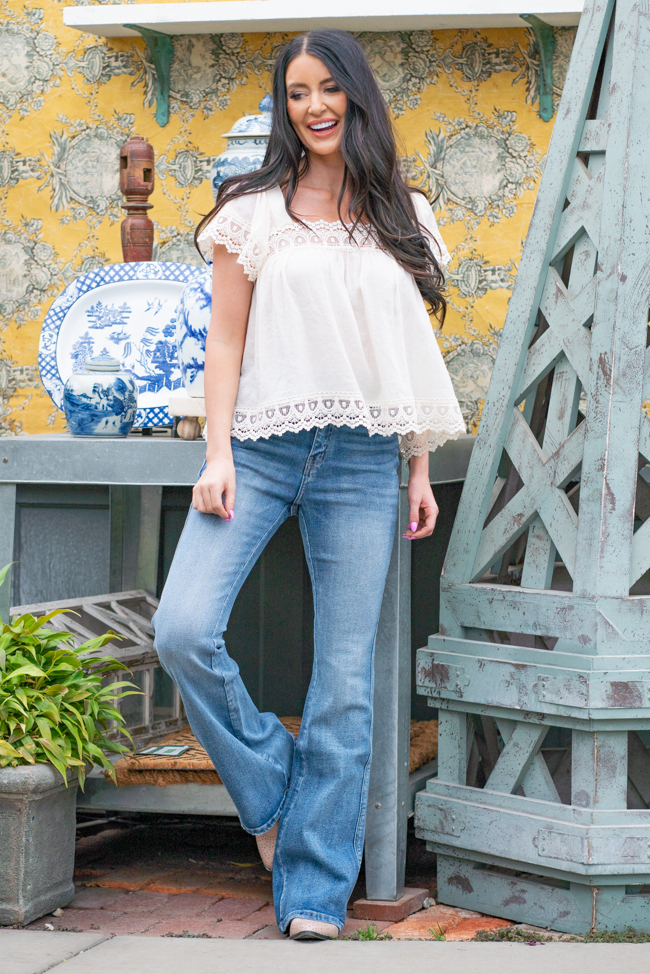 KanCan Jeans Color: Medium Wash Cut: Flare Cut, 34" Inseam* Rise: High-Rise, 10.5" Front Rise* Material: COTTON 99.3% SPANDEX 0.7% Detail: Slightly Distressed Whisker Wash Fly: Zipper Fly Style #: KC7340M Contact us for any additional measurements or sizing. *Measured on the smallest size, measurements may vary by size.