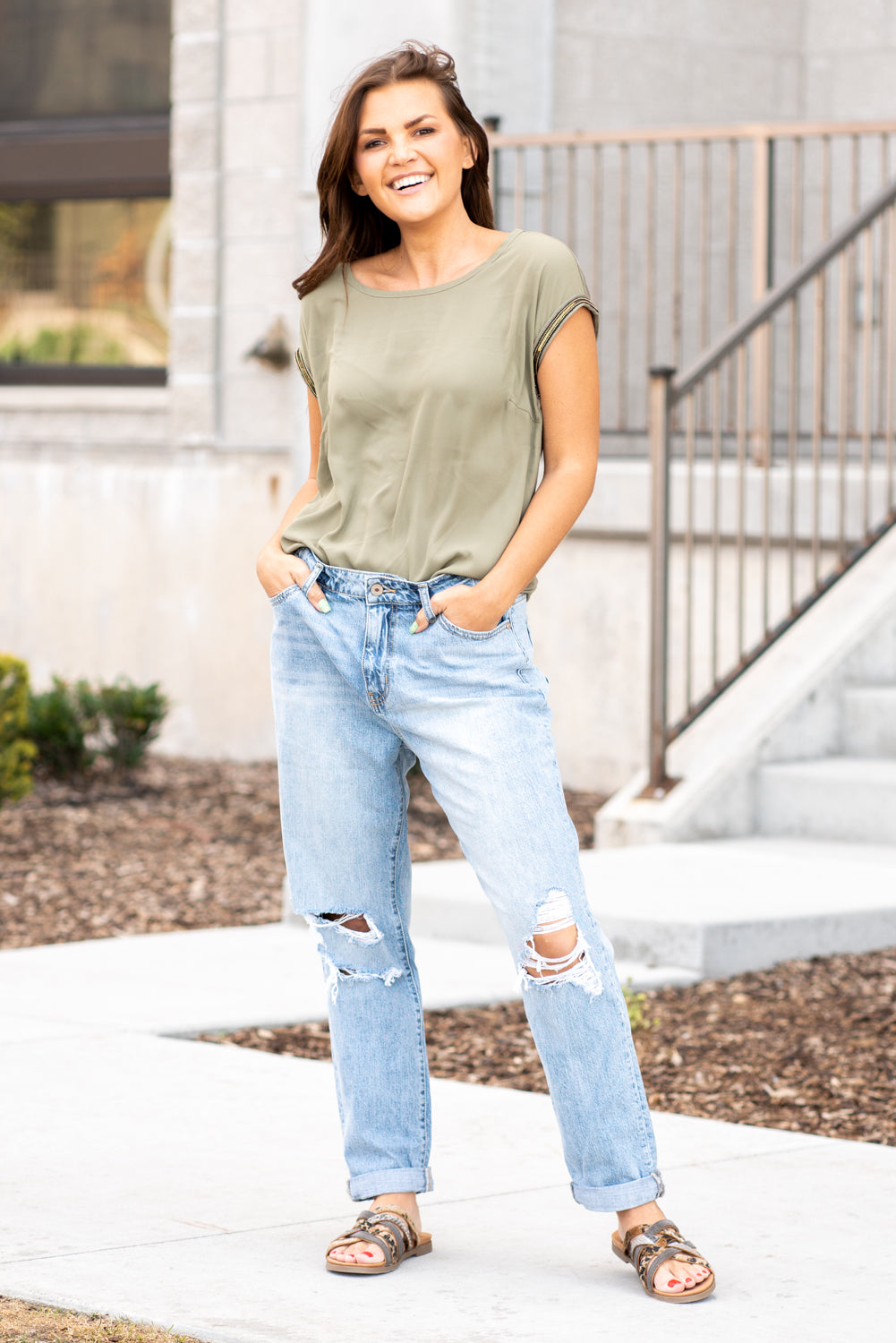 KanCan Jeans Collection: Spring 2021 Color: Medium Blue Wash Cut: Straight Fit, 25.5" Inseam Rise: High-Rise, 11" Front Rise 100% Cotton Fly: Zip Hem: Cuffed Hem Style #: KC8579L Contact us for any additional measurements or sizing.