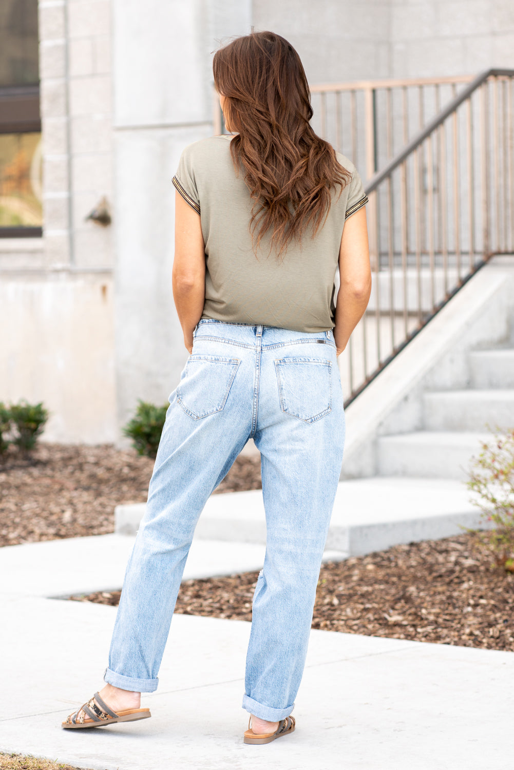KanCan Jeans Collection: Spring 2021 Color: Medium Blue Wash Cut: Straight Fit, 25.5" Inseam Rise: High-Rise, 11" Front Rise 100% Cotton Fly: Zip Hem: Cuffed Hem Style #: KC8579L Contact us for any additional measurements or sizing.