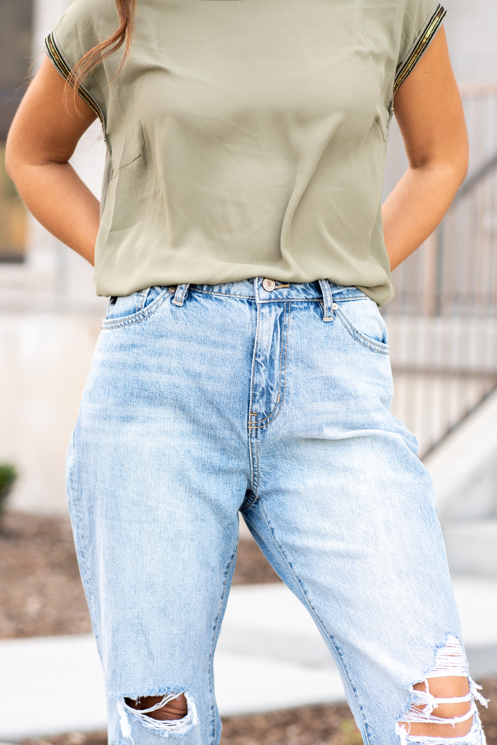 KanCan Jeans Collection: Spring 2021 Color: Medium Blue Wash Cut: Straight Fit, 25.5" Inseam Rise: High-Rise, 11" Front Rise 100% Cotton Fly: Zip Hem: Cuffed Hem Style #: KC8579L Contact us for any additional measurements or sizing.