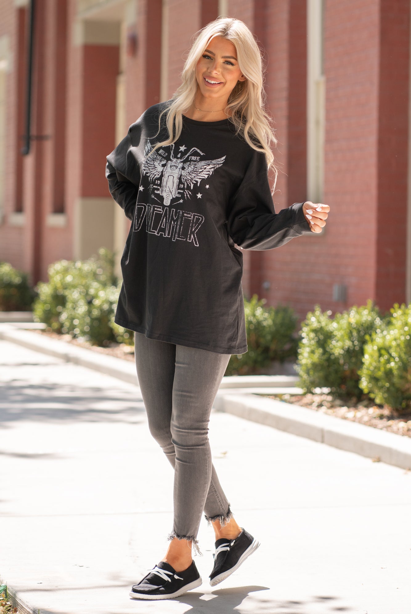 Zutter  Color: Black Neckline: Round Sleeve: Long Sleeve Oversized, Washed Material: COTTON 100%  Style #: F550-8047 Contact us for any additional measurements or sizing.  