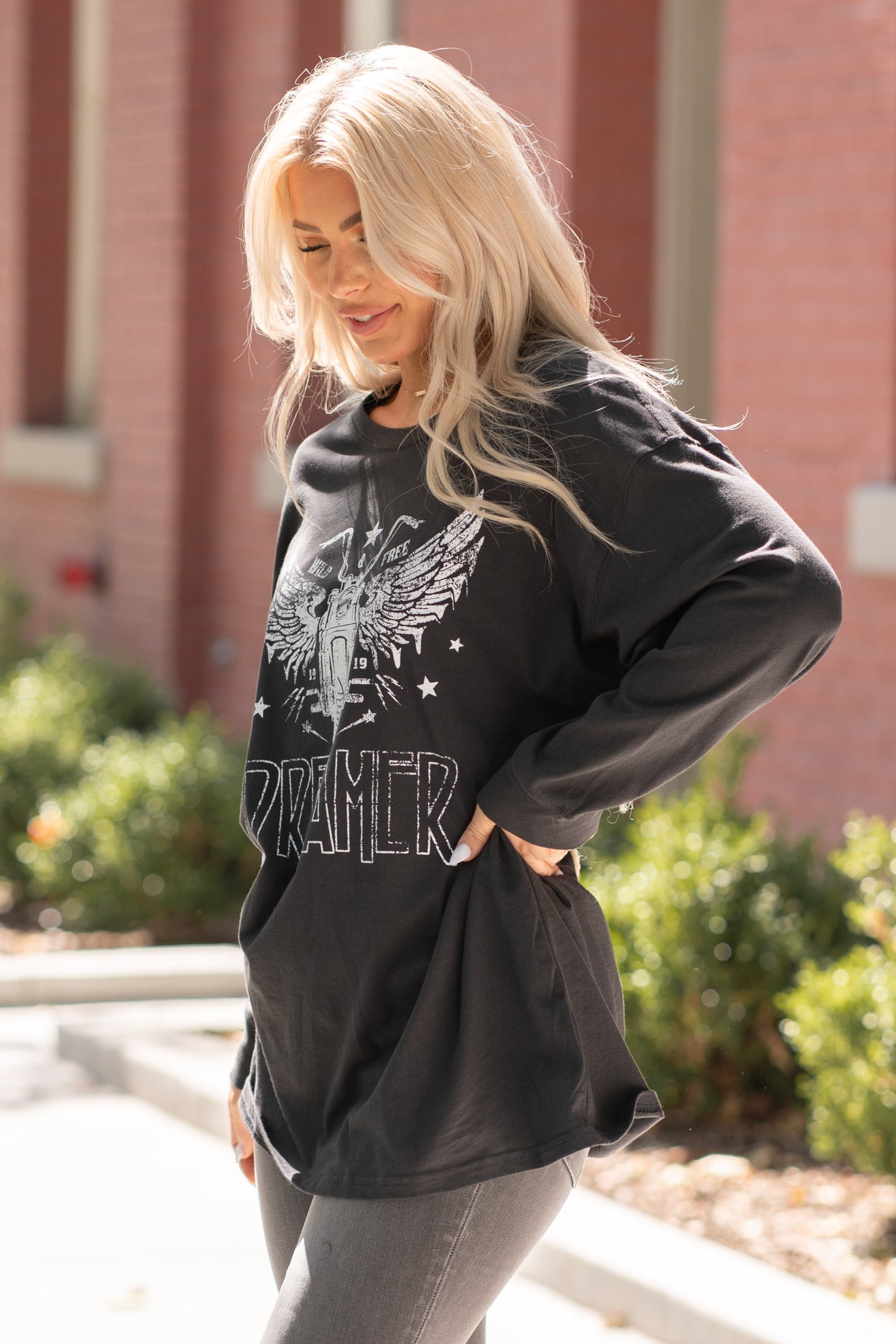 Zutter Color: Black Neckline: Round Sleeve: Long Sleeve Oversized, Washed Material: COTTON 100% Style #: F550-8047 Contact us for any additional measurements or sizing.