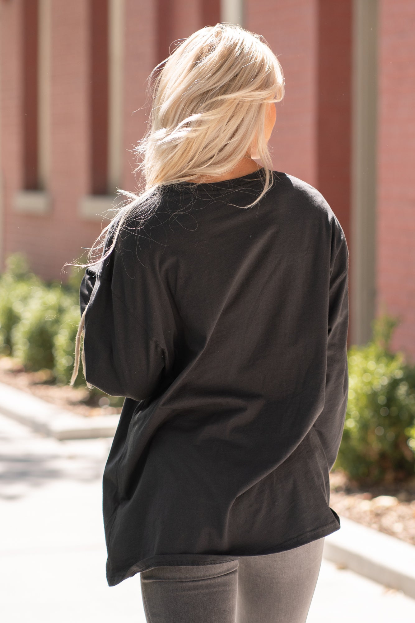 Zutter Color: Black Neckline: Round Sleeve: Long Sleeve Oversized, Washed Material: COTTON 100% Style #: F550-8047 Contact us for any additional measurements or sizing.