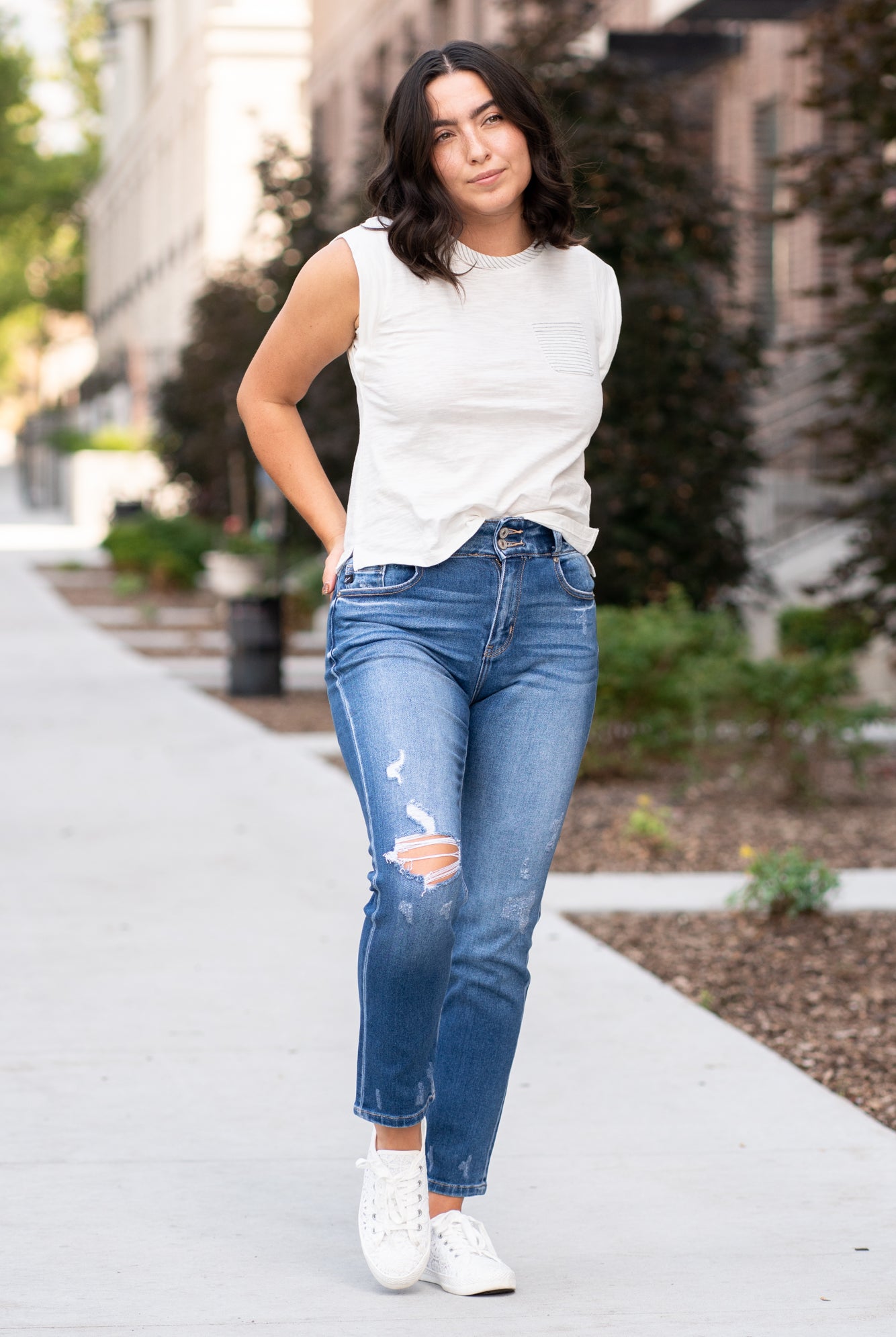 KanCan Jeans These high-rise slim straight jeans hit at exactly the right spot on your waist and with some spandex, these will stretch as you wear and get super comfy! KanCan Stretch Level: Comfort Stretch Color: Medium Blue Wash Cut: Cuffed Boyfriend, 28.5" Inseam Rise: High-Rise, 10.5" Front Rise 93% COTTON, 5% POLYESTER, 2% SPANDEX Stitching: Classic Fly: Zipper Style #: KC9253D Contact us for any additional measurements or sizing.