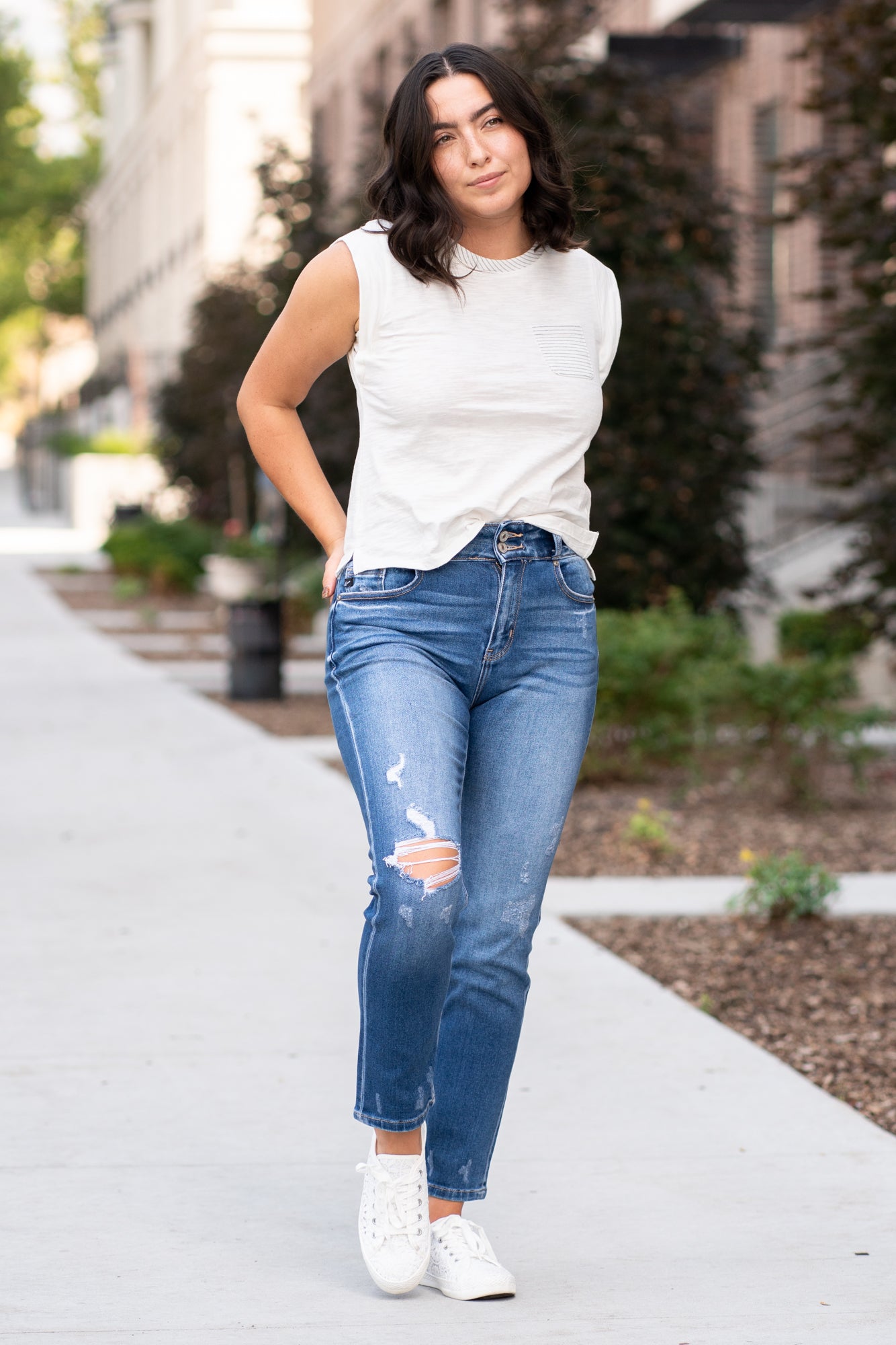 KanCan Jeans These high-rise slim straight jeans hit at exactly the right spot on your waist and with some spandex, these will stretch as you wear and get super comfy! KanCan Stretch Level: Comfort Stretch Color: Medium Blue Wash Cut: Cuffed Boyfriend, 28.5" Inseam Rise: High-Rise, 10.5" Front Rise 93% COTTON, 5% POLYESTER, 2% SPANDEX Stitching: Classic Fly: Zipper Style #: KC9253D Contact us for any additional measurements or sizing.