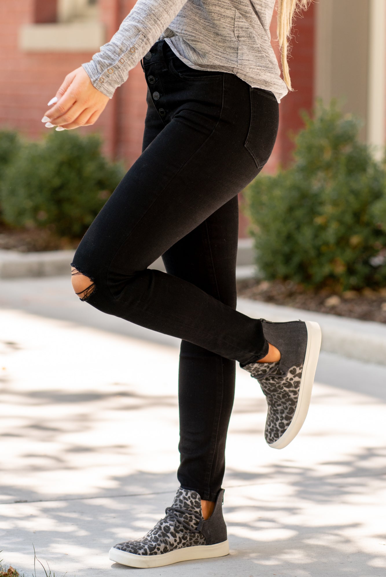 VERVET by Flying Monkey Jeans Skinny, 29" Inseam Mid Rise, 9" Front Rise 78% COTTON, 20.4% POLYESTER, 1.6% SPANDEX Machine Wash Separately In Cold Water Stitching: Classic Fly: Exposed Button Fly Distressed Ripped Legs Style #: V2000SMA Contact us for any additional measurements or sizing.