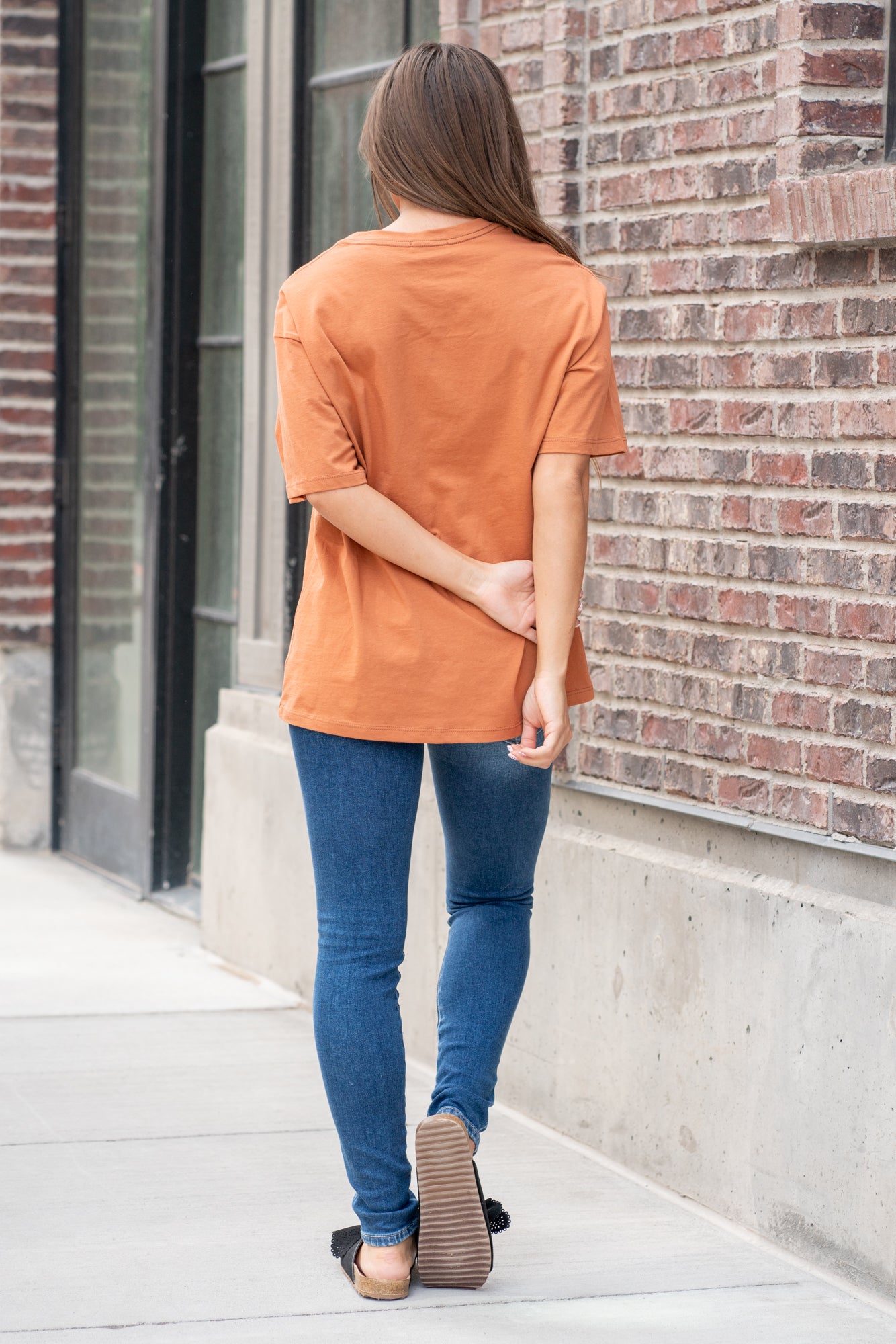 Zutter Color: Sienna Neckline: Round Sleeve: Short Sleeve Material: COTTON 100% Classic Boxy Fit, Distressed Style #: F525-1672 Contact us for any additional measurements or sizing.