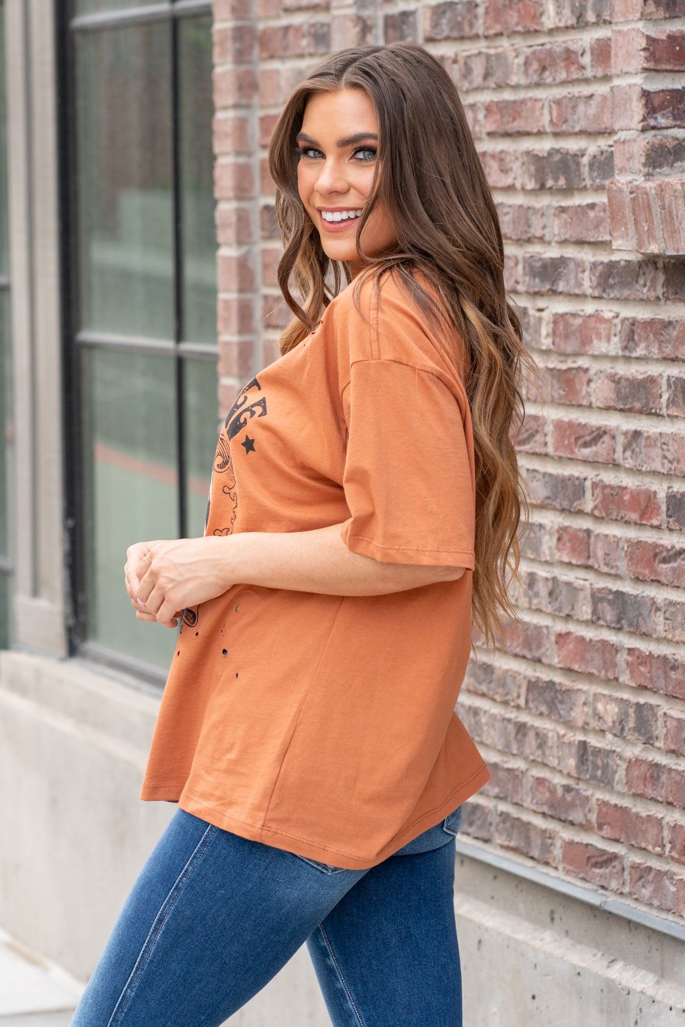 Zutter Color: Sienna Neckline: Round Sleeve: Short Sleeve Material: COTTON 100% Classic Boxy Fit, Distressed Style #: F525-1672 Contact us for any additional measurements or sizing.
