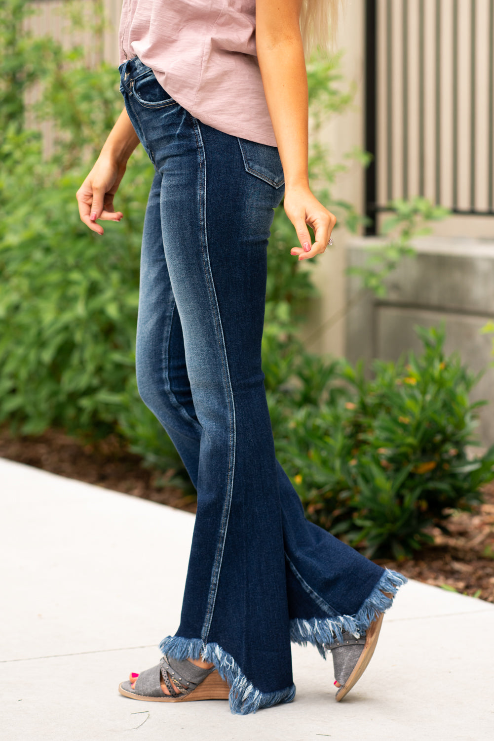 KanCan Jeans You will love the way these boot cuts fit your curves. Dress up with heels and a cute flutter sleeve top for a night out. Collection: Spring 2021 Color: Dark Blue Cut: Boot Cut, 32.5" Inseam Rise: High-Rise, 10" Front Rise 94% COTTON, 5% POLYESTER, 1% SPANDEX Stitching: Classic Fly: Zipper Style #: KC5224D Contact us for any additional measurements or sizing.