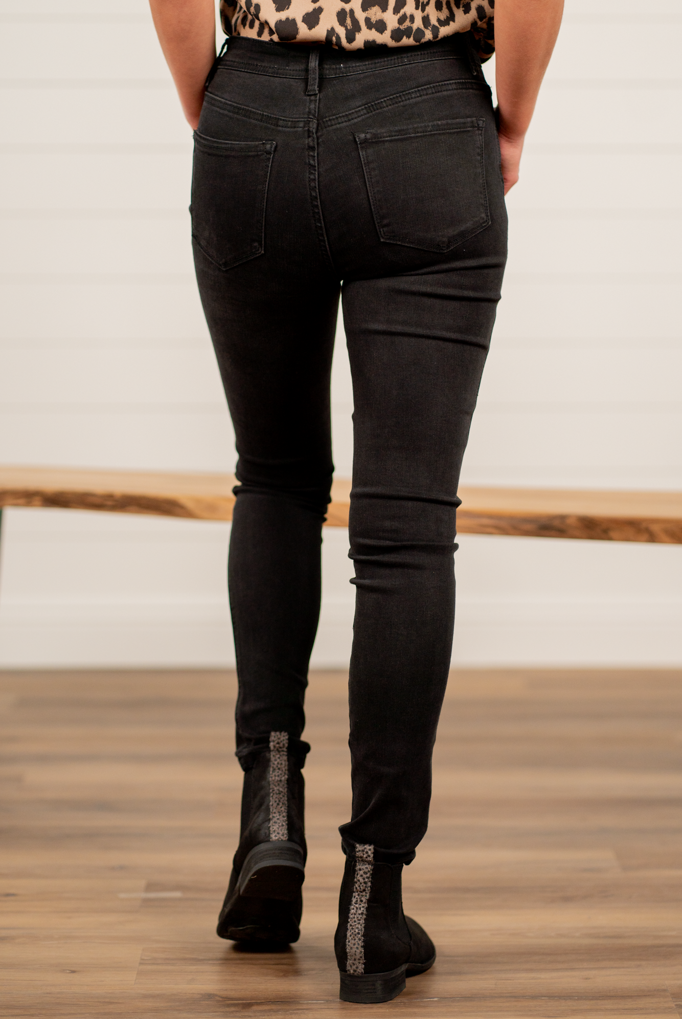 VERVET by Flying Monkey Jeans Skinny, 29" Inseam* Rise: High Rise, 10" Front Rise* 78% COTTON 20.4% POLYESTER 1.6% SPANDEX Machine Wash Separately In Cold Water Stitching: Classic Fly: Button Fly Distressed Ripped Legs Style #: VT1170 Contact us for any additional measurements or sizing. *Measured on the smallest size, measurements may vary by size.