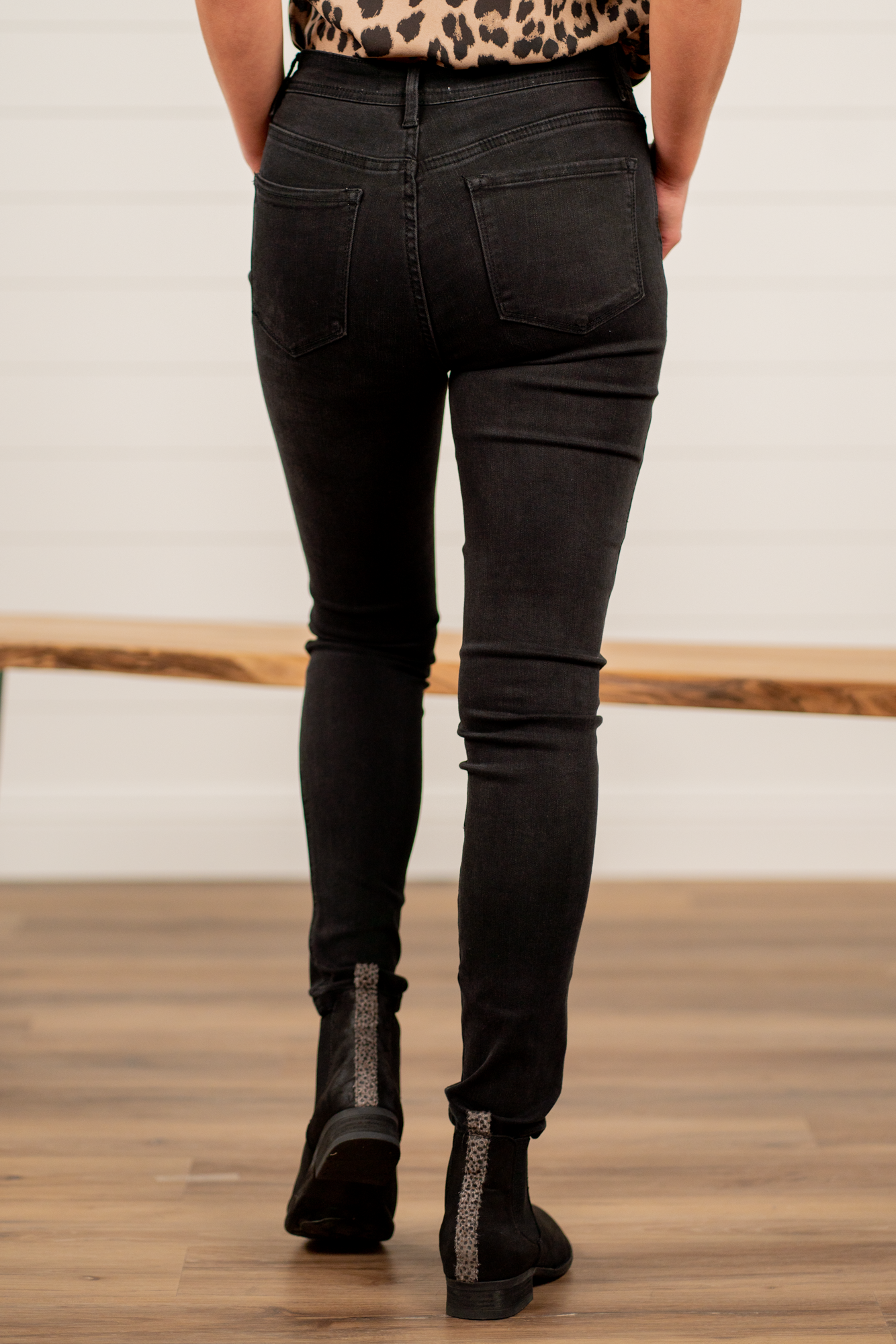 VERVET by Flying Monkey Jeans Skinny, 29" Inseam* Rise: High Rise, 10" Front Rise* 78% COTTON 20.4% POLYESTER 1.6% SPANDEX Machine Wash Separately In Cold Water Stitching: Classic Fly: Button Fly Distressed Ripped Legs Style #: VT1170 Contact us for any additional measurements or sizing. *Measured on the smallest size, measurements may vary by size.