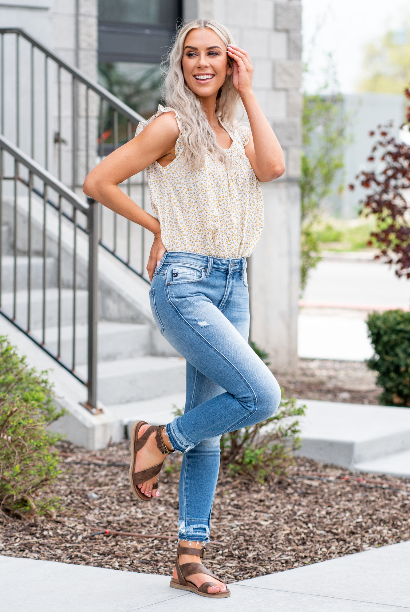 KanCan Jeans KanCan Comfort Stretch Color: Medium Blue Wash Cut: Ankle Skinny, 27" Inseam* Rise: High-Rise, 10" Front Rise* 94% COTTON, 5% POLYESTER, 1% SPANDEX Stitching: Classic Fly: Zipper Style #: KC9257M Contact us for any additional measurements or sizing. *Measured on the smallest size, measurements may vary by size.