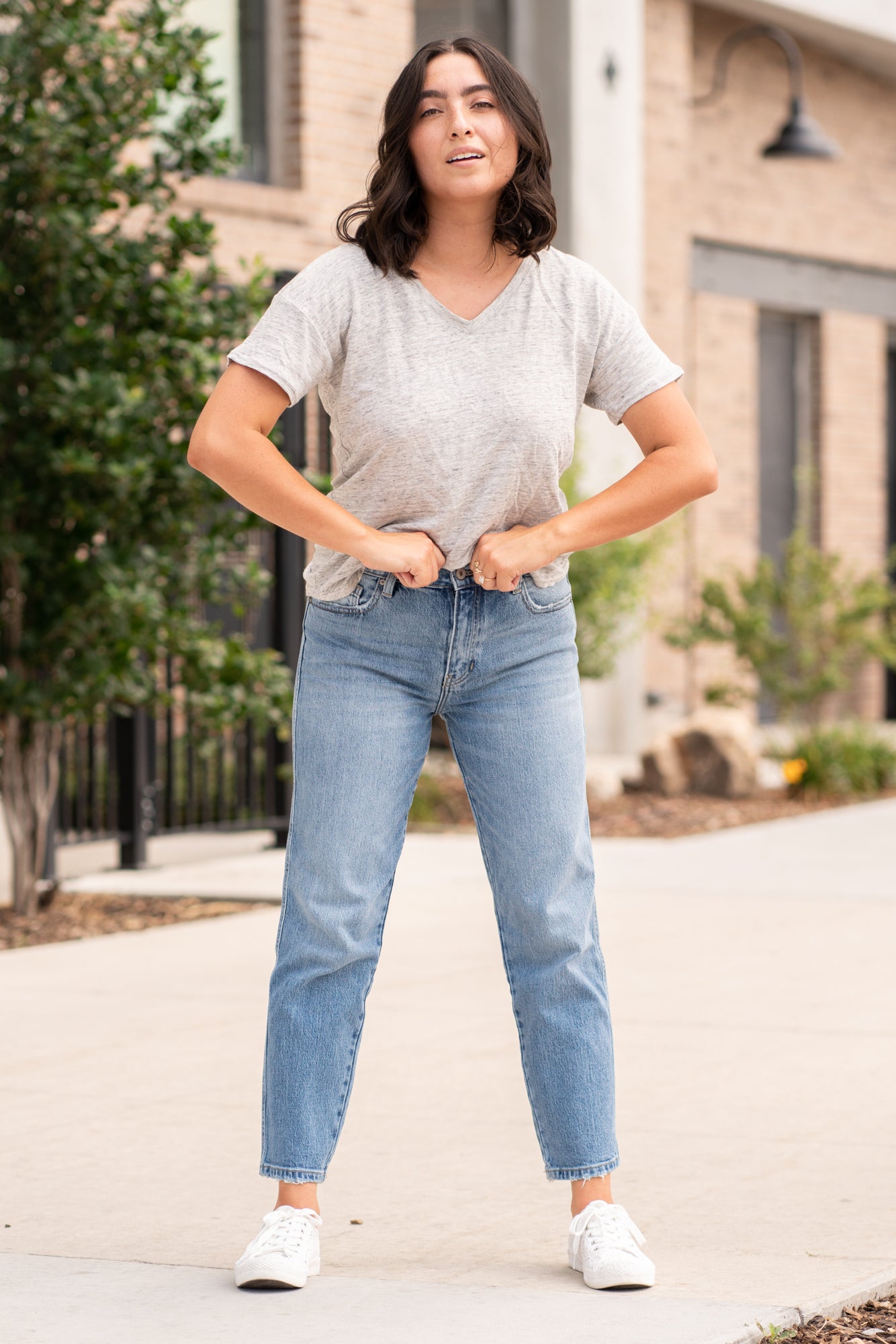 KanCan Jeans These high-rise slouch fit hit at exactly the right spot on your waist and with some spandex, these will stretch as you wear and get super comfy! KanCan Stretch Level: Comfort Stretch Color: Medium Blue Wash Cut: Slouchy Straight, 28" Inseam Rise: High-Rise, 11.25" Front Rise 99% COTTON , 1% SPANDEX Stitching: Classic Fly: Zipper Style #: KC9271M Contact us for any additional measurements or sizing.