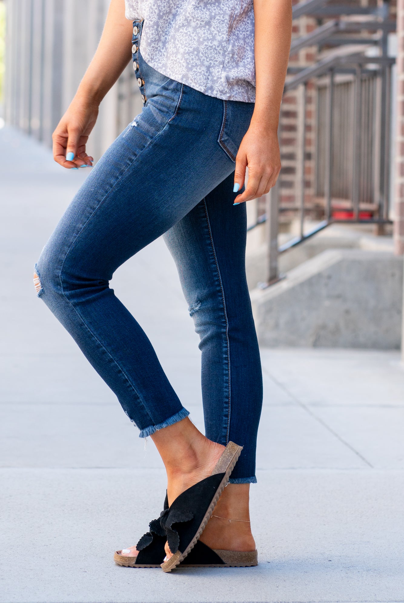 KanCan Jeans Collection: Core Style Style Name: Geneva Color: Dark Wash Cut: Ankle Skinny, 27" Inseam* Rise: High-Rise, 11" Front Rise* 73% Cotton 14% Rayon 11% Polyester 2% Lycra Fly: Exposed Button Fly Style #: KC8423D Contact us for any additional measurements or sizing. *Measured on the smallest size, measurements may vary by si