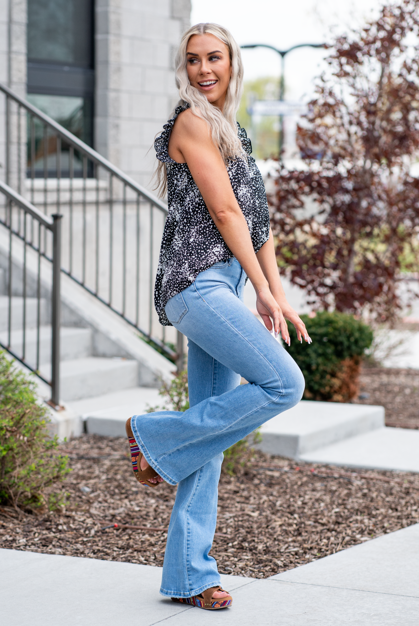 VERVET by Flying Monkey Jeans Comfort-stretch denim, high rise waist, bell-bottom style, zipper fly closure and whiskering. Skinny, 34.5" Inseam* Rise: High Rise, 10" Front Rise* 98% Cotton, 2% Spandex Stitching: Classic Fly: Zipper Fly Style #: V2812 Contact us for any additional measurements or sizing. *Measured on the smallest size, measurements may vary by size.