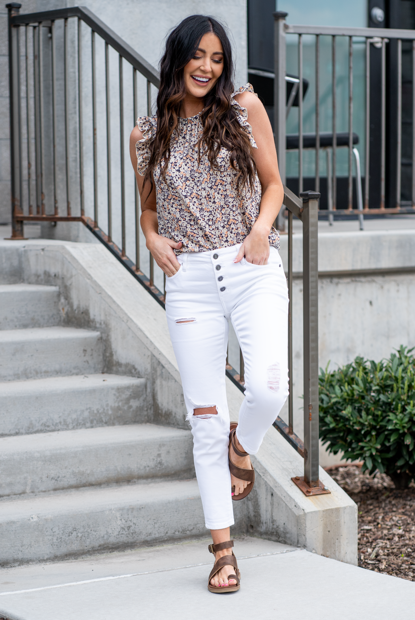 KanCan Jeans These mom jeans will become your go-to! Pair these girlfriend mom fit with sandals and a tee for an easy summer look. Color: White Cut: Straight Fit, 27" Inseam Rise: Mid-Rise, 8.5" Front Rise 100% COTTON Fly: Exposed Button Fly Style #: KC5118WT Contact us for any additional measurements or sizing.