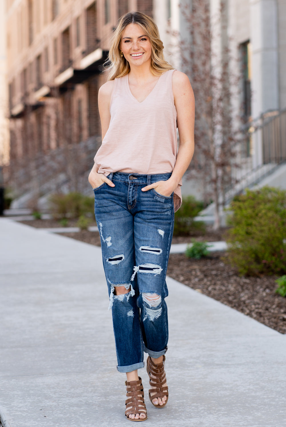 KanCan Jeans Color: Dark Wash Cut: Cuffed Boyfriend, 27" Inseam Rise: Mid-Rise, 9" Front Rise 99% Cotton 1% Spandex Stitching: Classic Fly: Zipper Style #: KC7174D Contact us for any additional measurements or sizing.