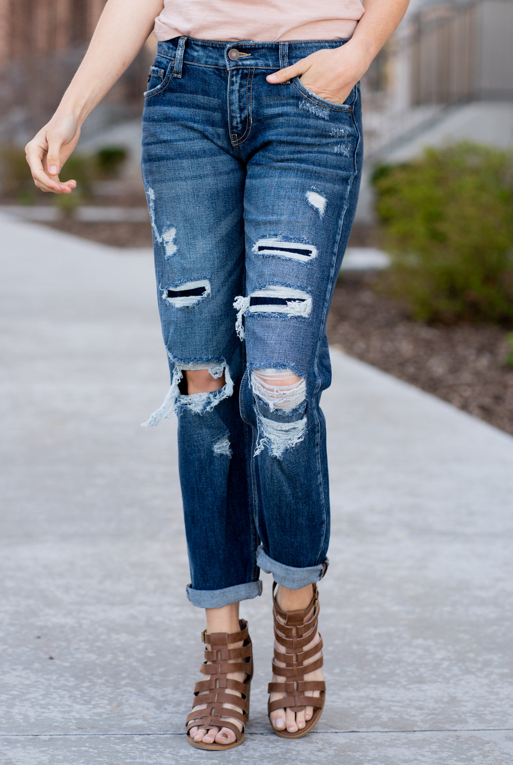 KanCan Jeans Color: Dark Wash Cut: Cuffed Boyfriend, 27" Inseam Rise: Mid-Rise, 9" Front Rise 99% Cotton 1% Spandex Stitching: Classic Fly: Zipper Style #: KC7174D Contact us for any additional measurements or sizing.