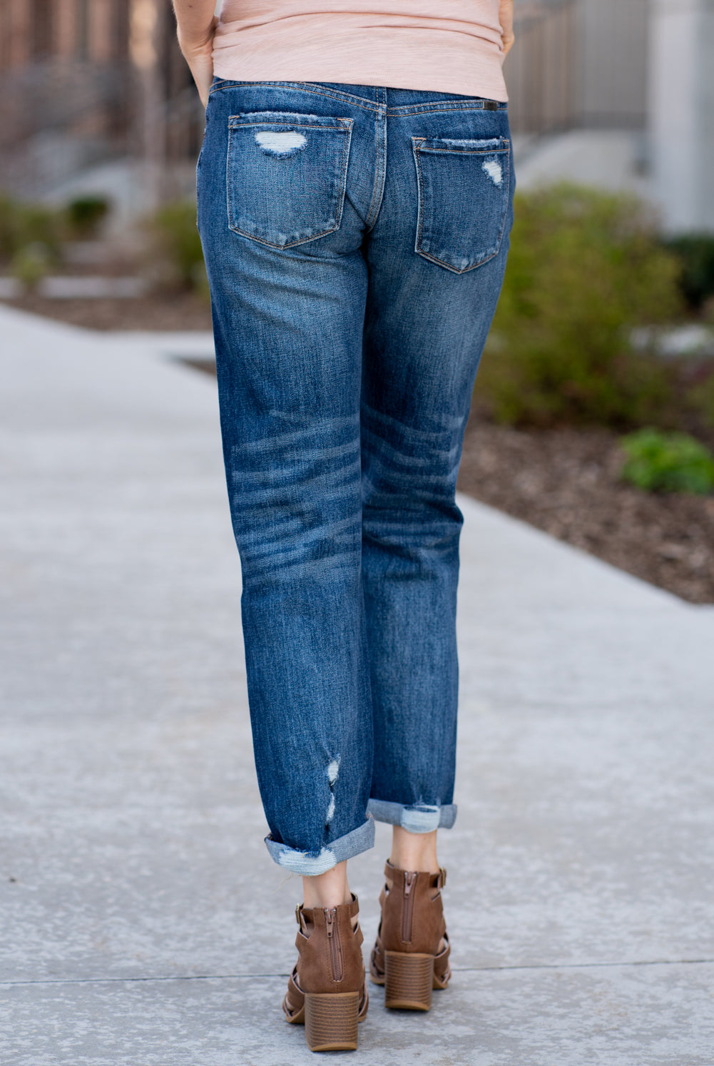 KanCan Jeans Color: Dark Wash Cut: Cuffed Boyfriend, 27" Inseam Rise: Mid-Rise, 9" Front Rise 99% Cotton 1% Spandex Stitching: Classic Fly: Zipper Style #: KC7174D Contact us for any additional measurements or sizing.