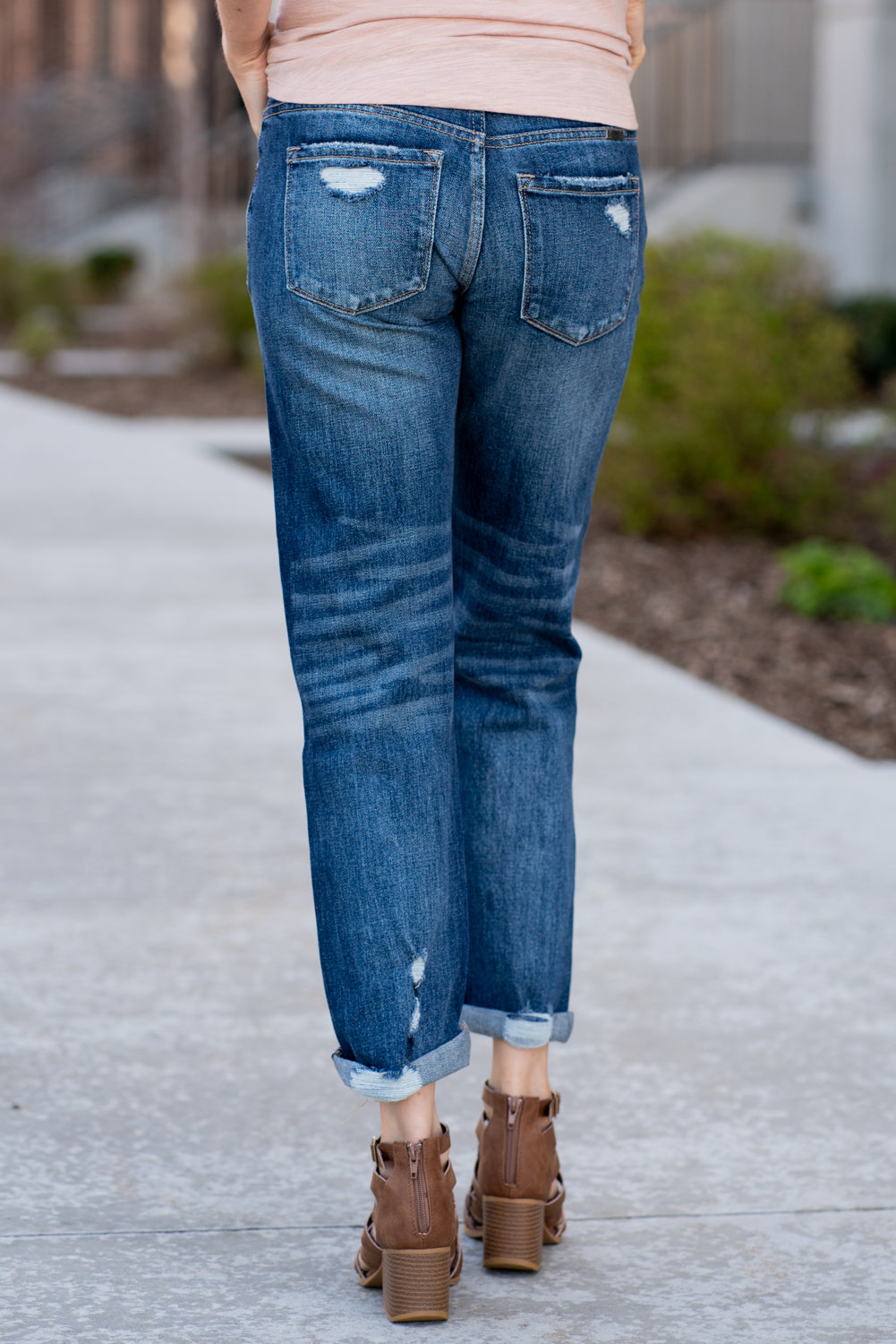 KanCan Jeans Color: Dark Wash Cut: Cuffed Boyfriend, 27" Inseam Rise: Mid-Rise, 9" Front Rise 99% Cotton 1% Spandex Stitching: Classic Fly: Zipper Style #: KC7174D Contact us for any additional measurements or sizing.