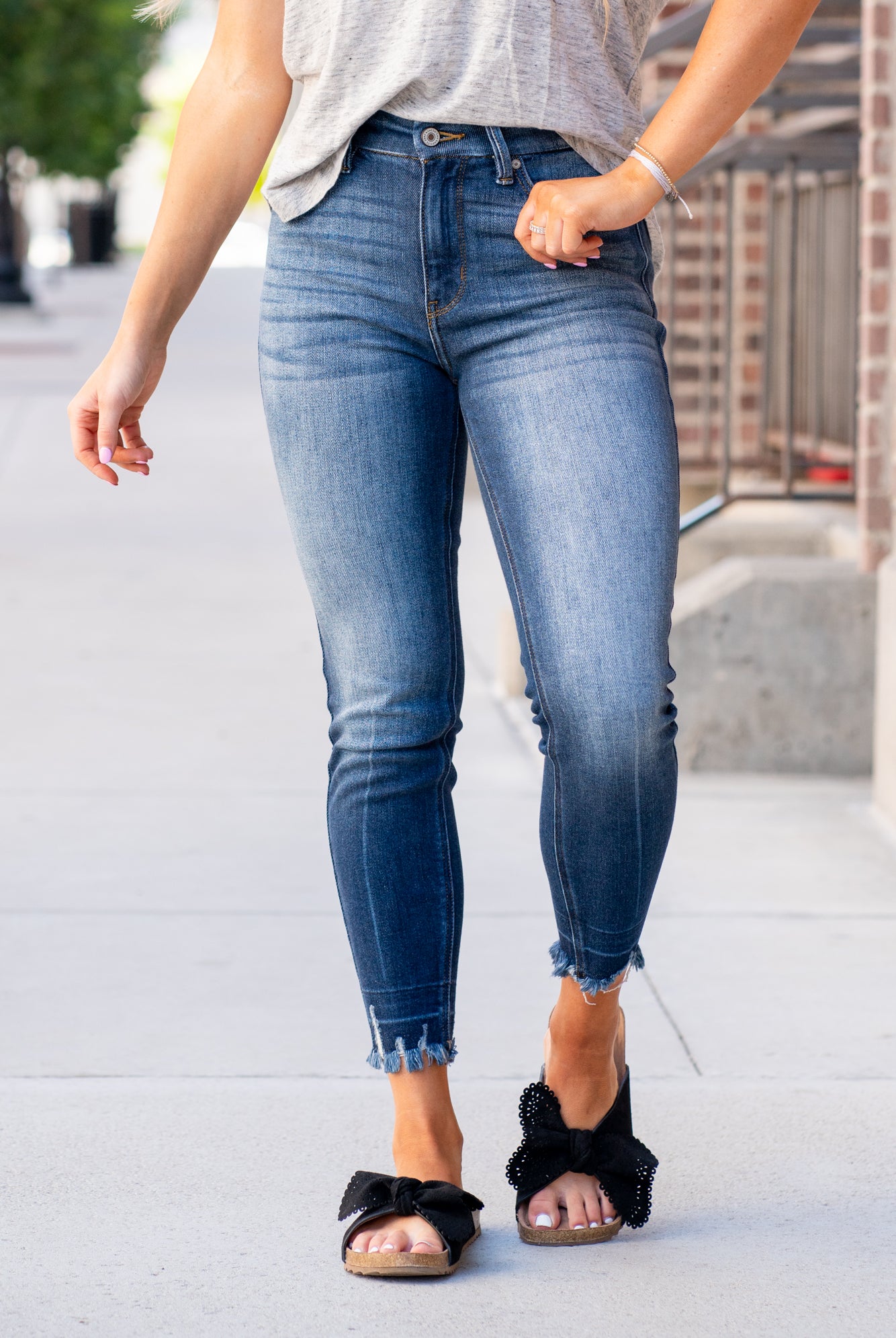 KanCan Jeans Color: Dark Wash Released Hem Ankle Cut: Ankle Skinny, 27" Inseam* Rise: High-Rise, 10" Front Rise* 94% COTTON, 5% POLYESTER, 1% SPANDEX Stitching: Classic Fly: Zipper Style #: KC9245D Contact us for any additional measurements or sizing. *Measured on the smallest size, measurements may vary by size.