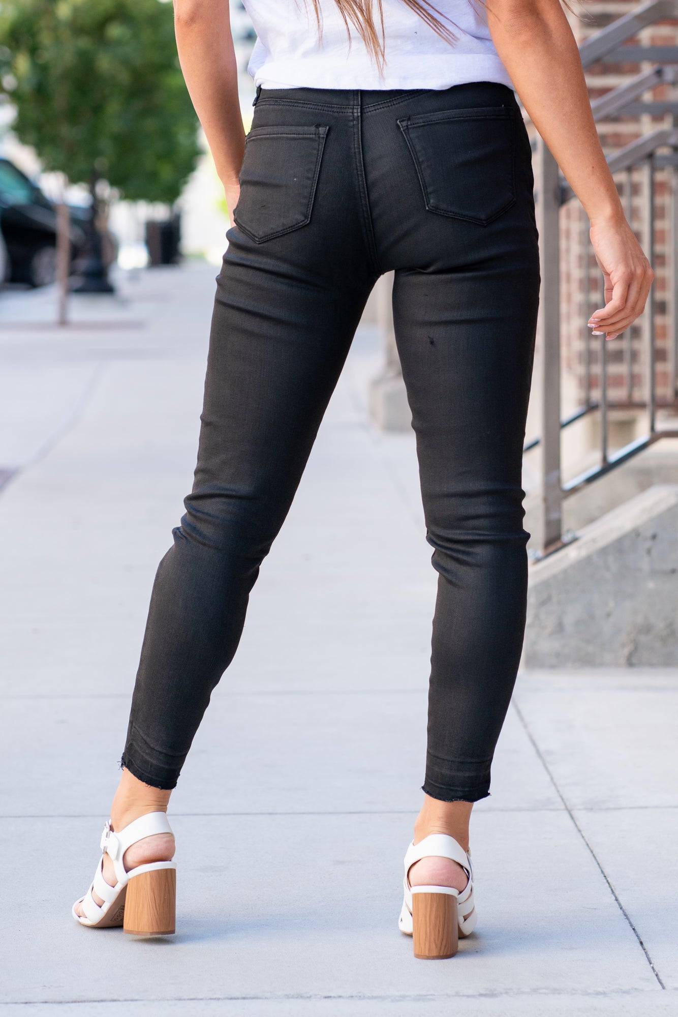 KanCan Jeans Color: Gray / Black Ankle Skinny, 27" Inseam* High Rise, 10.25" Front Rise* Fray Hem Ankle 97.5% COTTON , 2.5% SPANDEX Fly: Zipper Style #: KC6380BK Contact us for any additional measurements or sizing. *Measured on the smallest size, measurements may vary by size.
