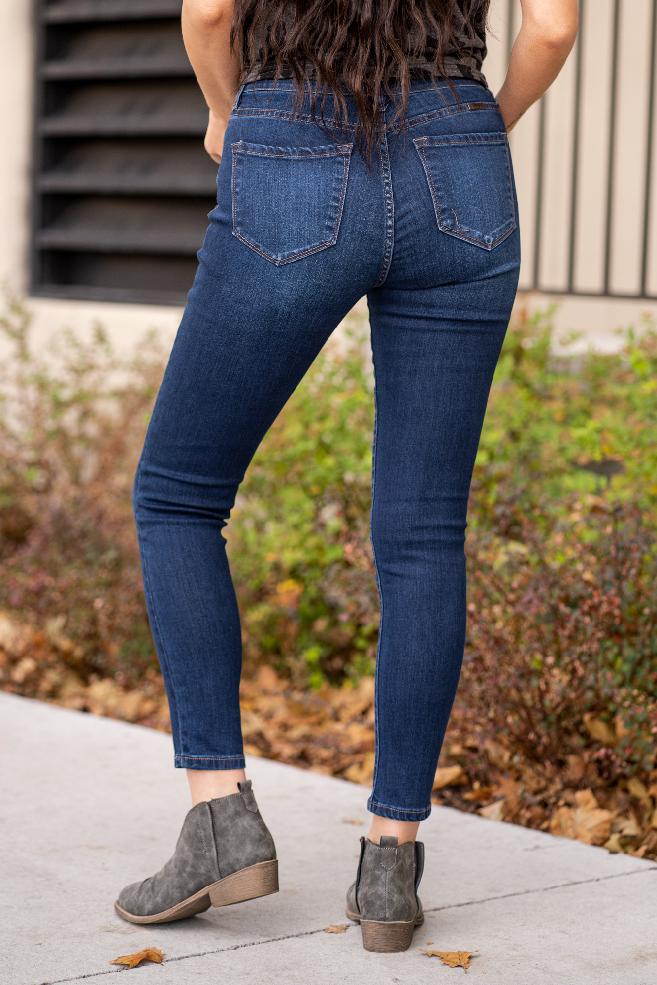 KanCan Jeans Collection: Core Style Color: Dark Wash Cut: Ankle Skinny, 27.5" Inseam Rise: High-Rise, 9.5" Front Rise 64% COTTON, 24% POLYESTER, 10% RAYON, 2% SPANDEX Fly: Zipper Style #: KC7312D Contact us for any additional measurements or sizing.