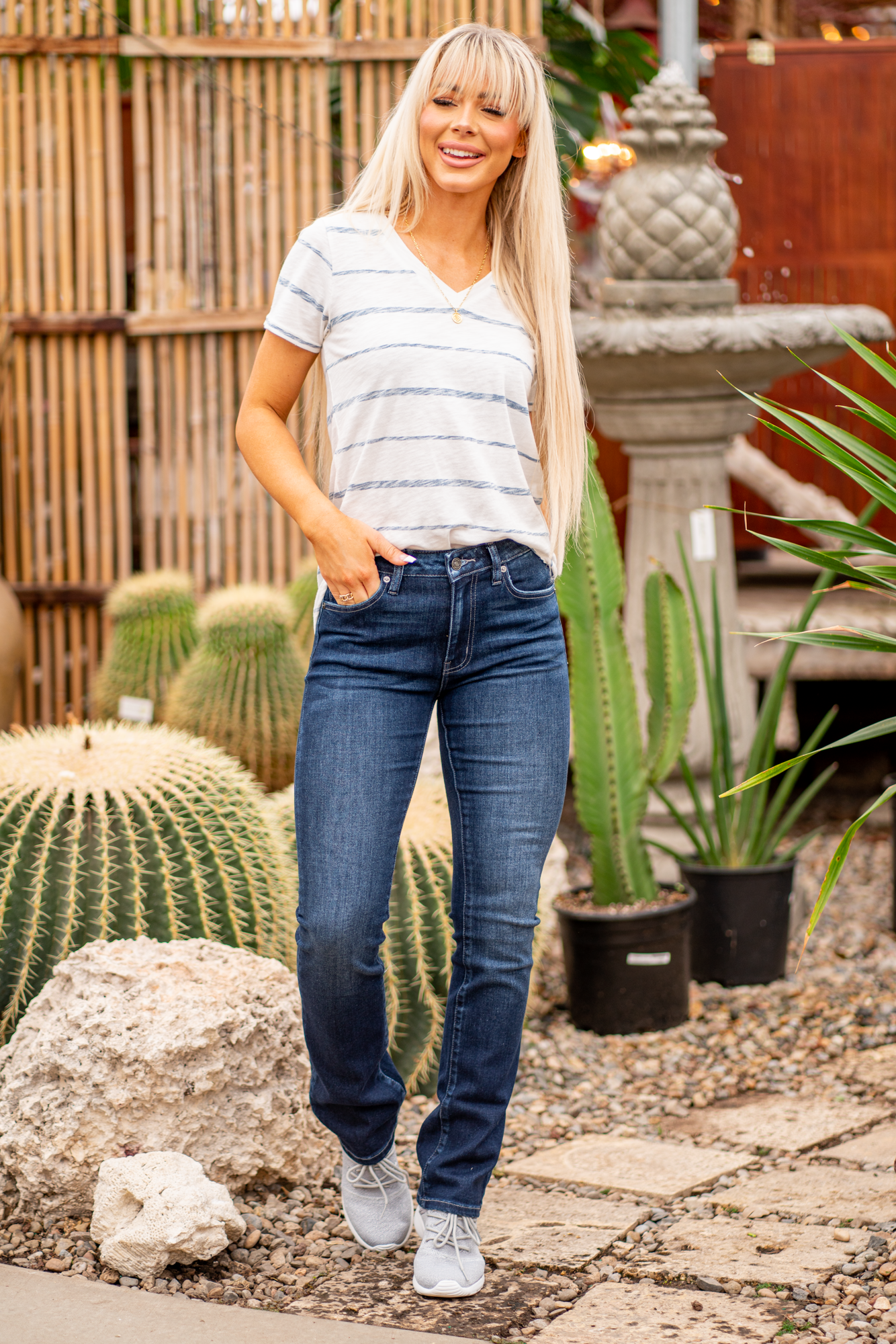 KanCan Jeans KanCan Stretch Level: Stretchy Color: Dark Blue Cut: Boot Cut, 32" Inseam* Rise: High-Rise, 10" Front Rise* 68% COTTON, 30% POLYESTER, 2%SPANDEX Stitching: Classic Fly: Zipper Style #: KC8683D Contact us for any additional measurements or sizing. *Measured on the smallest size, measurements may vary by size.