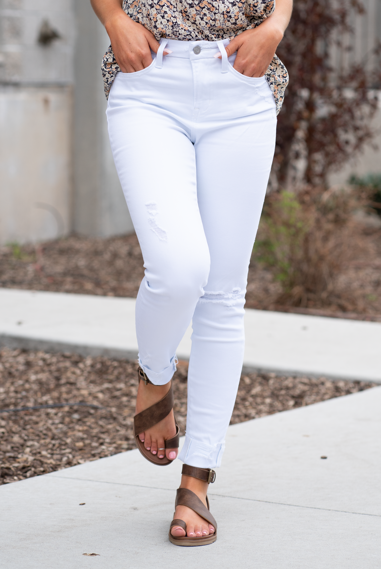 VERVET by Flying Monkey Jeans Skinny, 27" Inseam* Distressed Legs Rise: High Rise, 10" Front Rise* 98% Cotton, 2% Spandex Machine Wash Separately In Cold Water Stitching: Classic Fly: Zipper Style #: V2615 Contact us for any additional measurements or sizing. *Measured on the smallest size, measurements may vary by size.