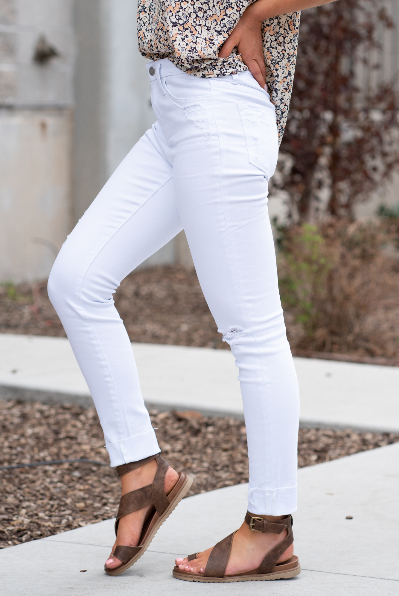 VERVET by Flying Monkey Jeans Skinny, 27" Inseam* Distressed Legs Rise: High Rise, 10" Front Rise* 98% Cotton, 2% Spandex Machine Wash Separately In Cold Water Stitching: Classic Fly: Zipper Style #: V2615 Contact us for any additional measurements or sizing. *Measured on the smallest size, measurements may vary by size.